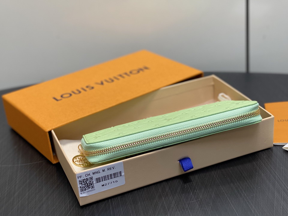 L X V Wallets(Multiple sizes) detail 23