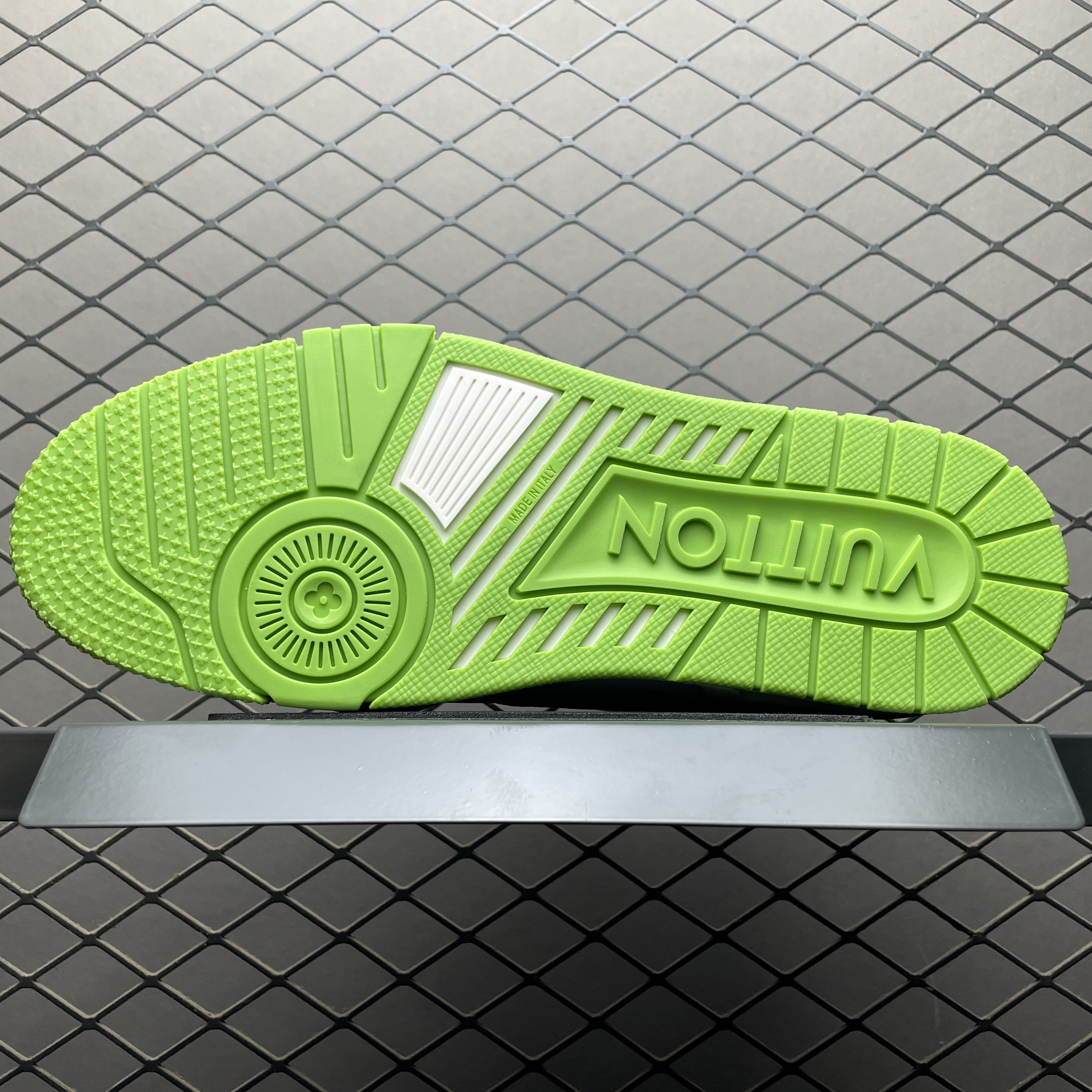 L X V TRAINER Sneakers detail 5