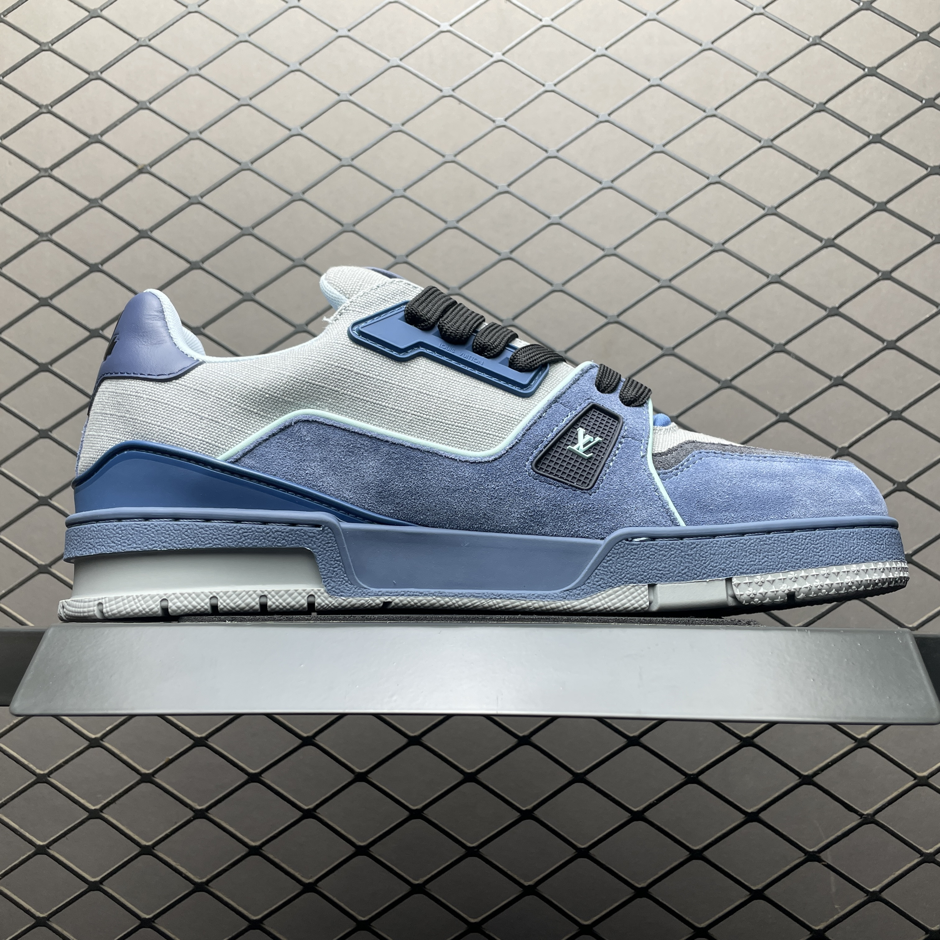 L X V TRAINER Sneaker detail 3