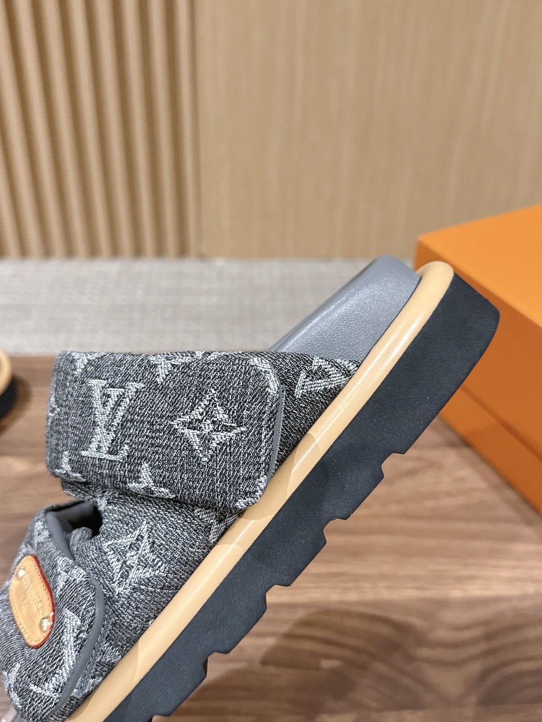 L X V SLIPPERS detail 7