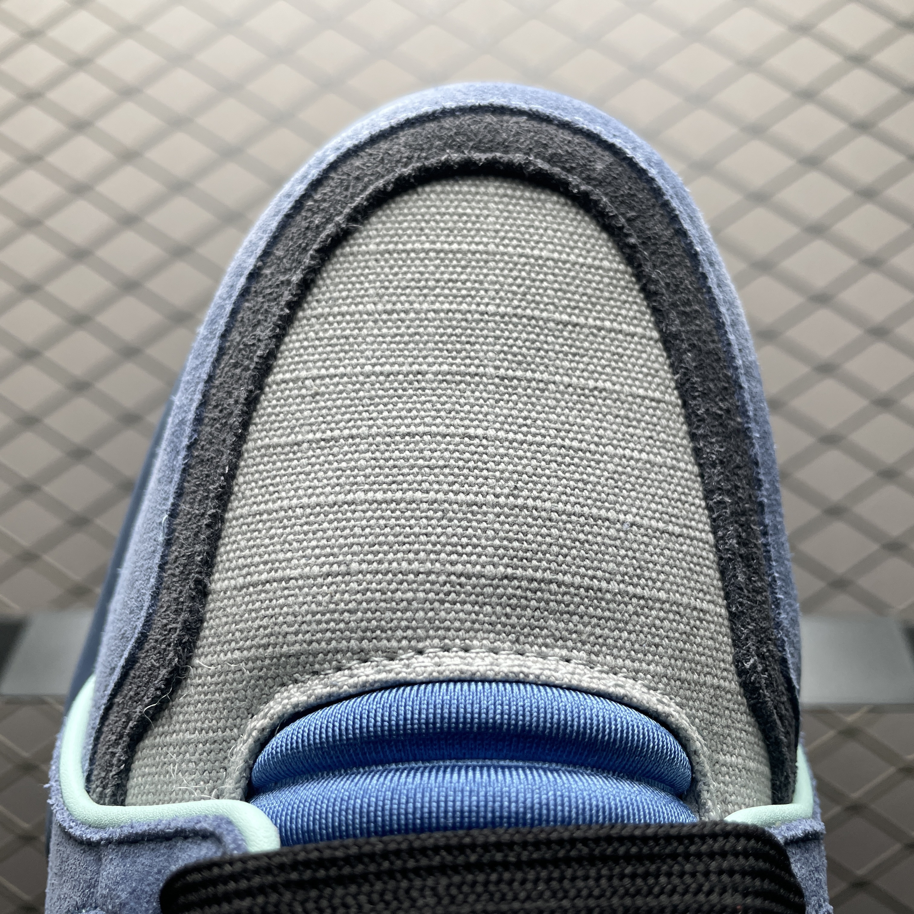 L X V TRAINER Sneaker detail 7
