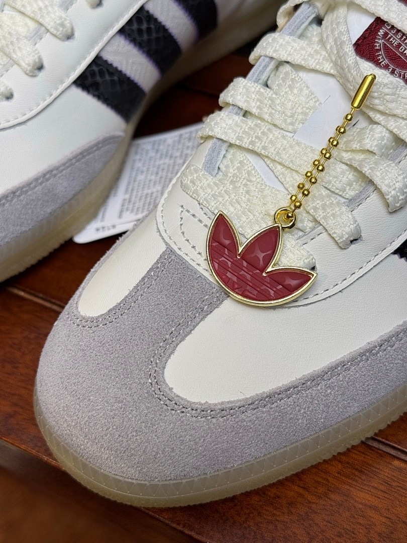 阿迪达斯德训 CNY蛇年限定白黑红 Adidas Originals Samba 桑巴德训鞋  JQ5976