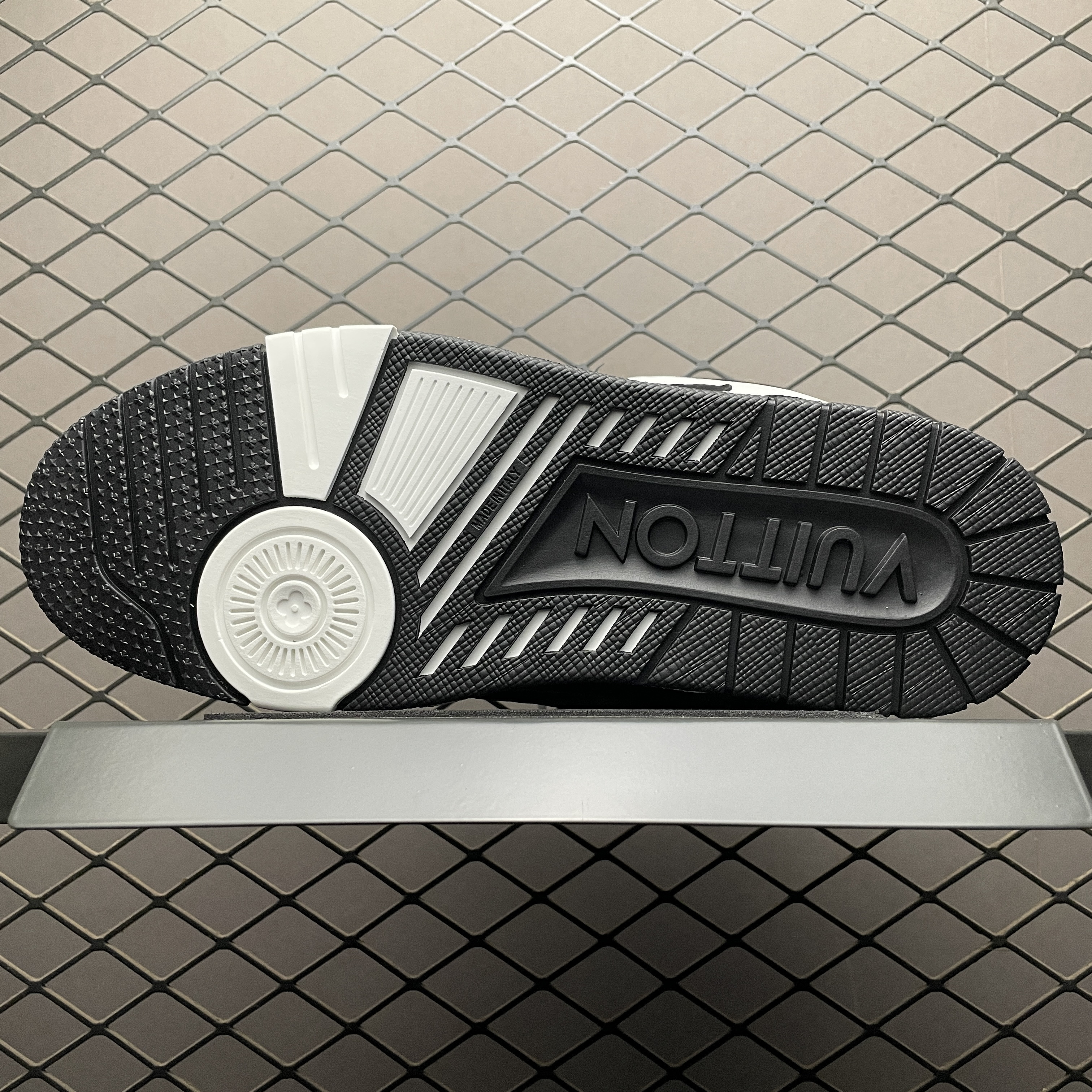 L X V Skate Sneaker detail 5