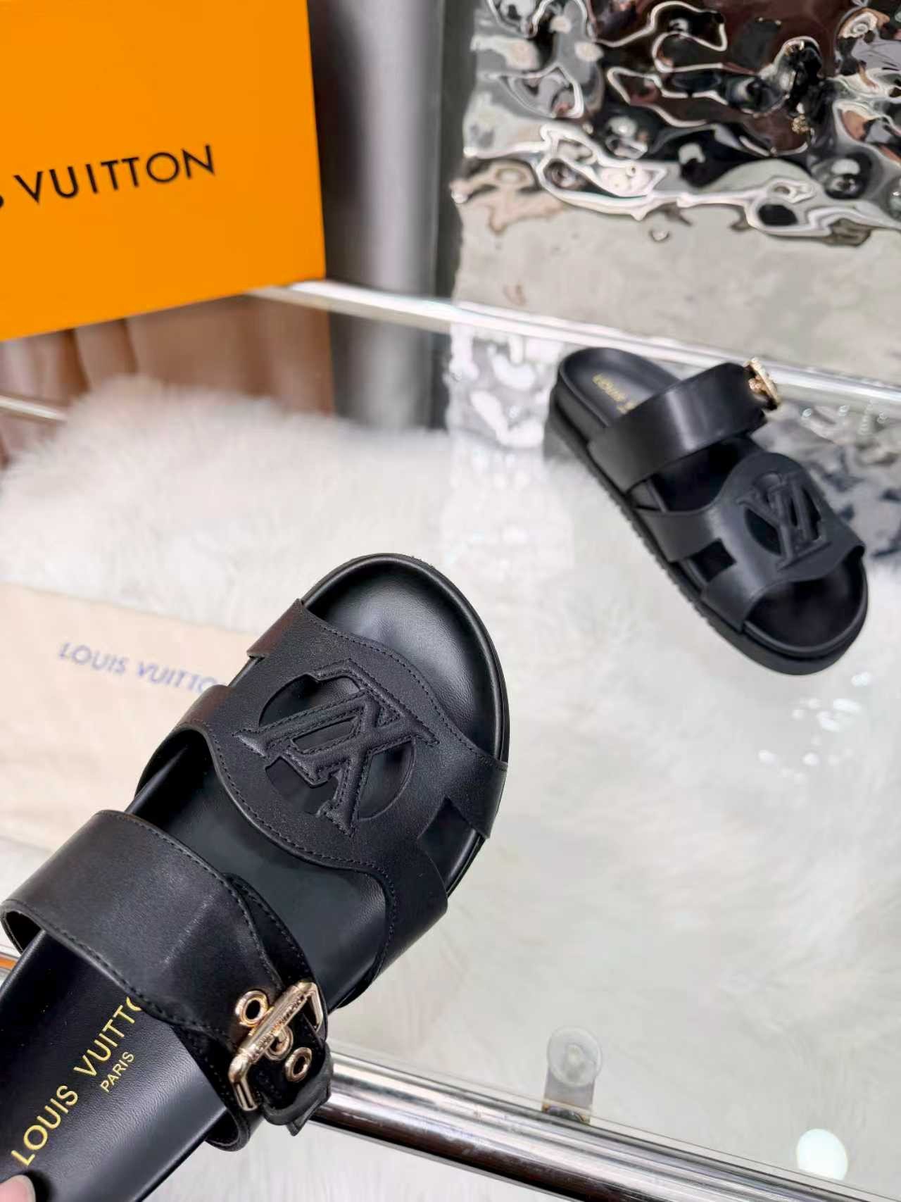 L X V SLIPPERS detail 7