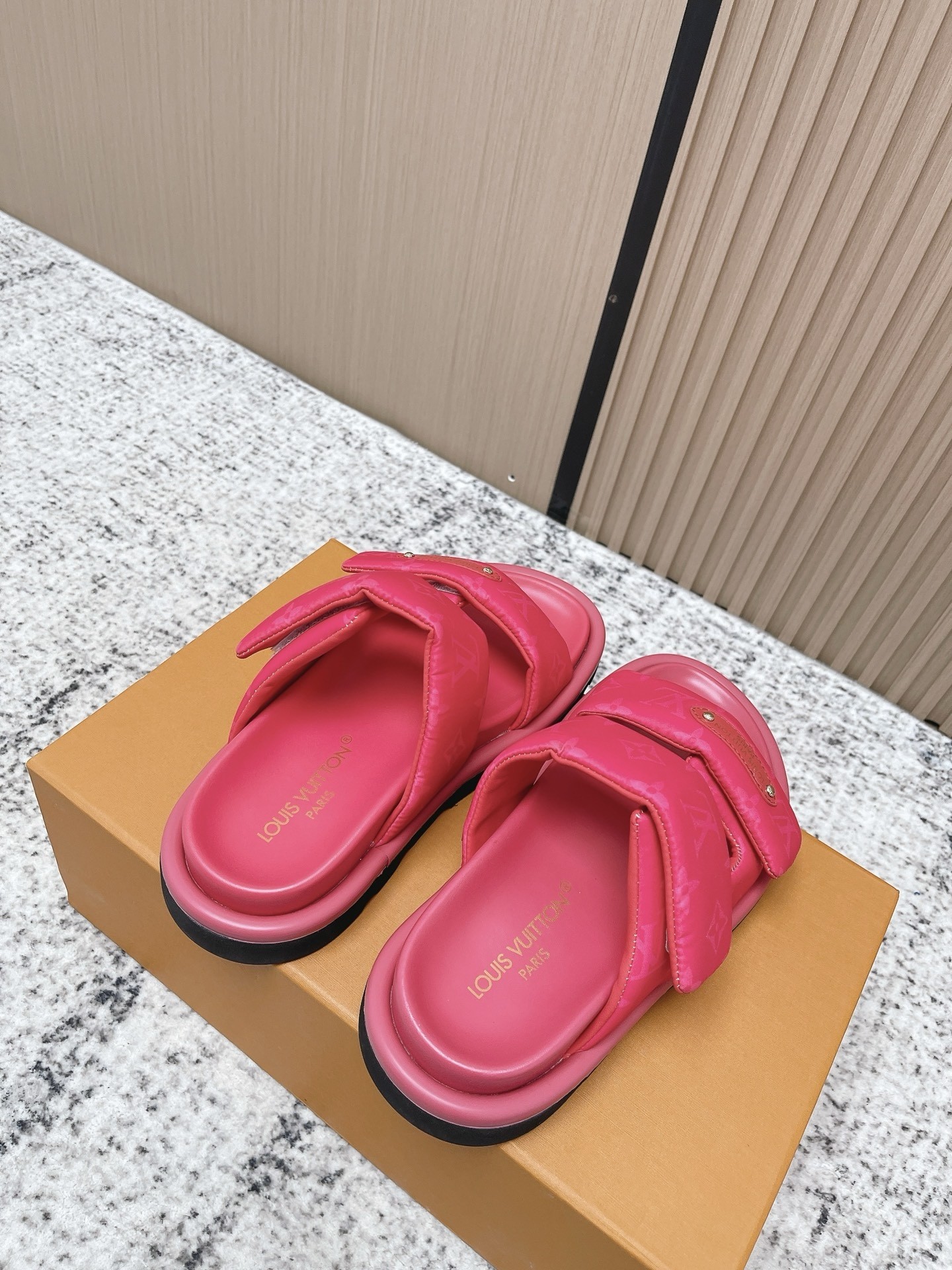 L X V SLIPPERS detail 4