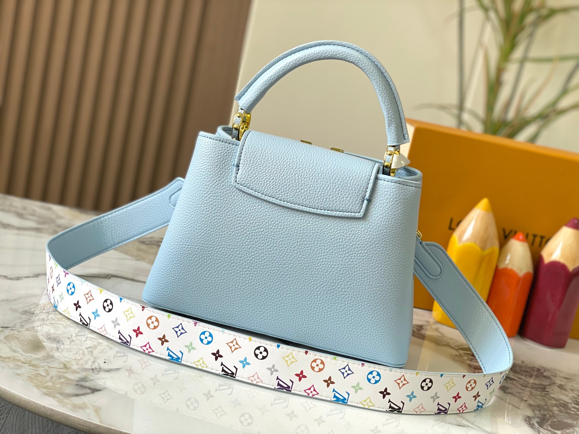 L X V Capucines BB 12353 Size:27X18X9cm detail 3
