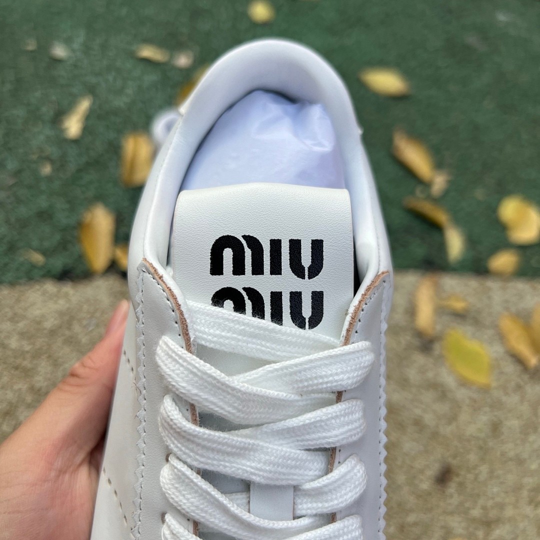 MIU MIU缪缪 Plume 皮革米白 运动鞋 尺码：35-40   38