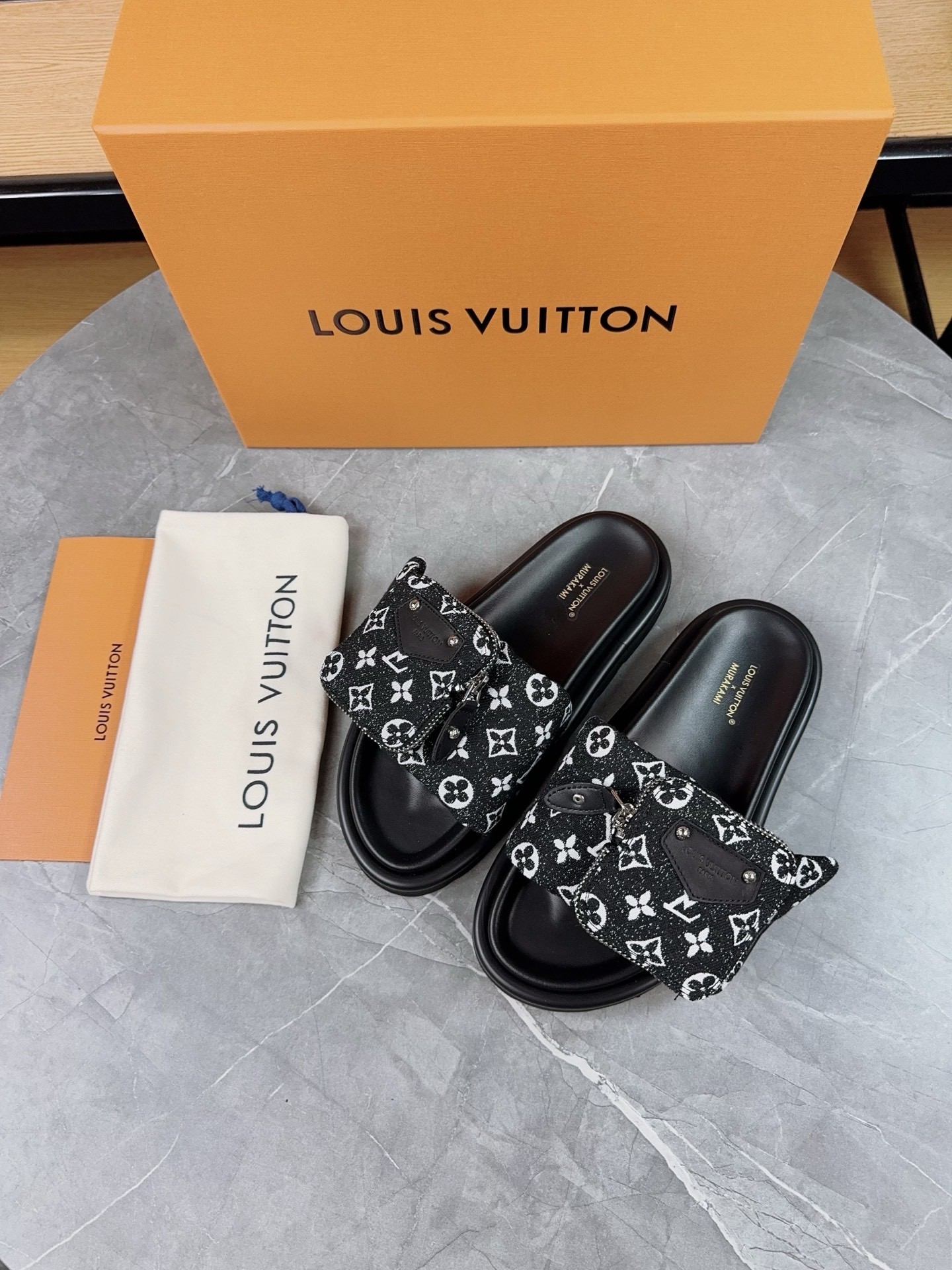 L X V SLIPPERS(Multiple colors) detail 10