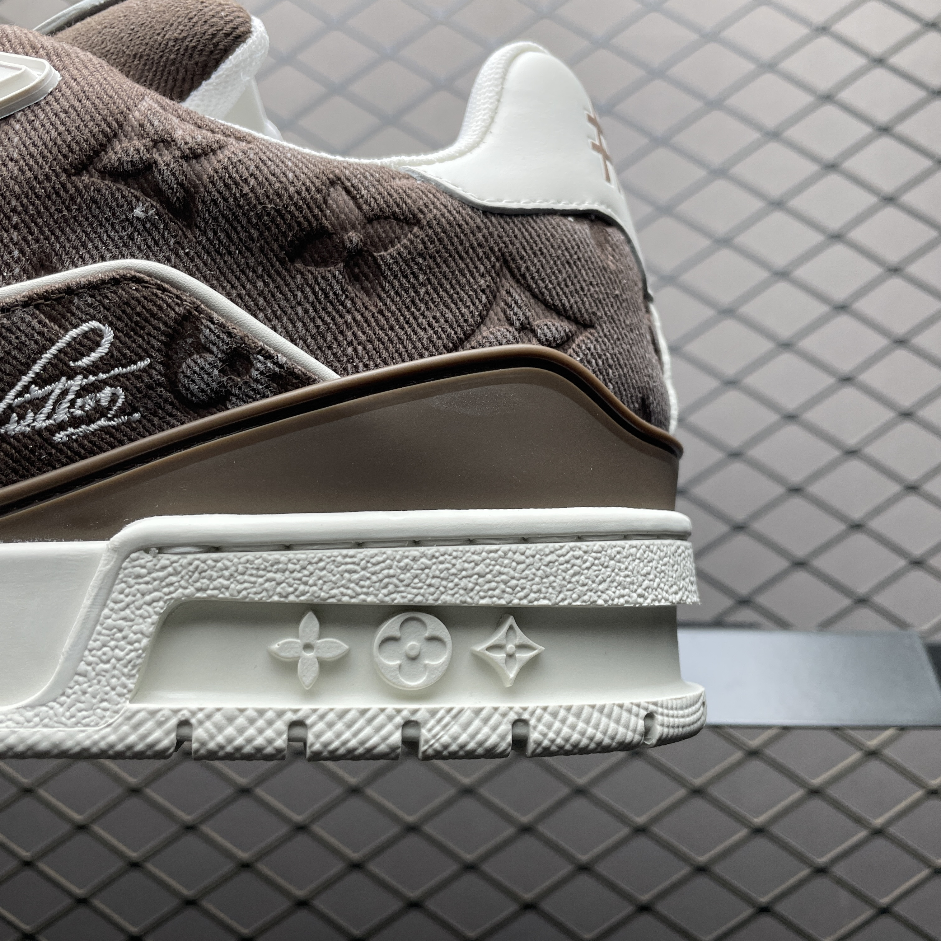 L X V TRAINER SNEAKERS detail 4