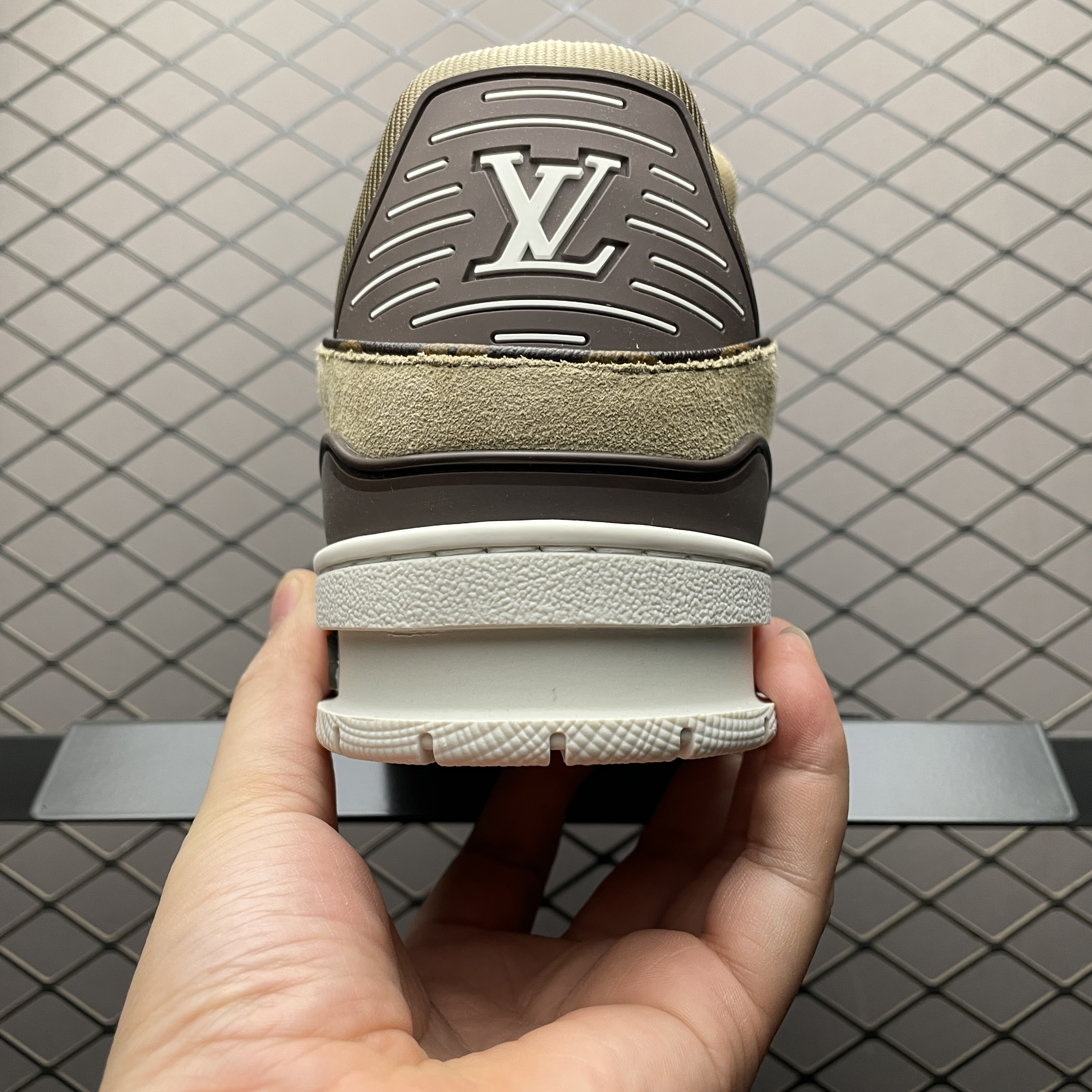 L X V TRAINER SNEAKERS detail 2