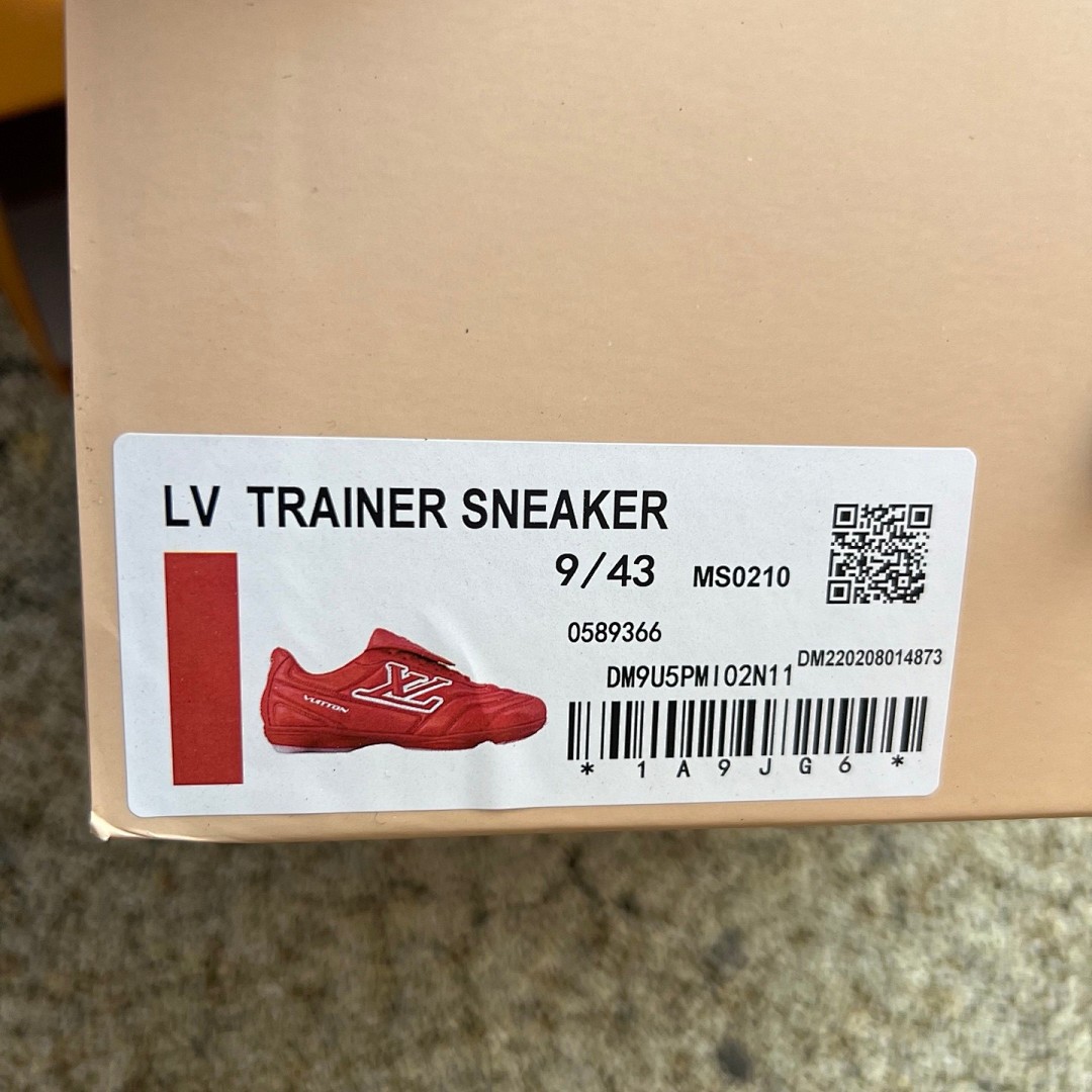 LOUIS VUITTON Footprint Soccer lv足球鞋红色 尺码：39-45   52