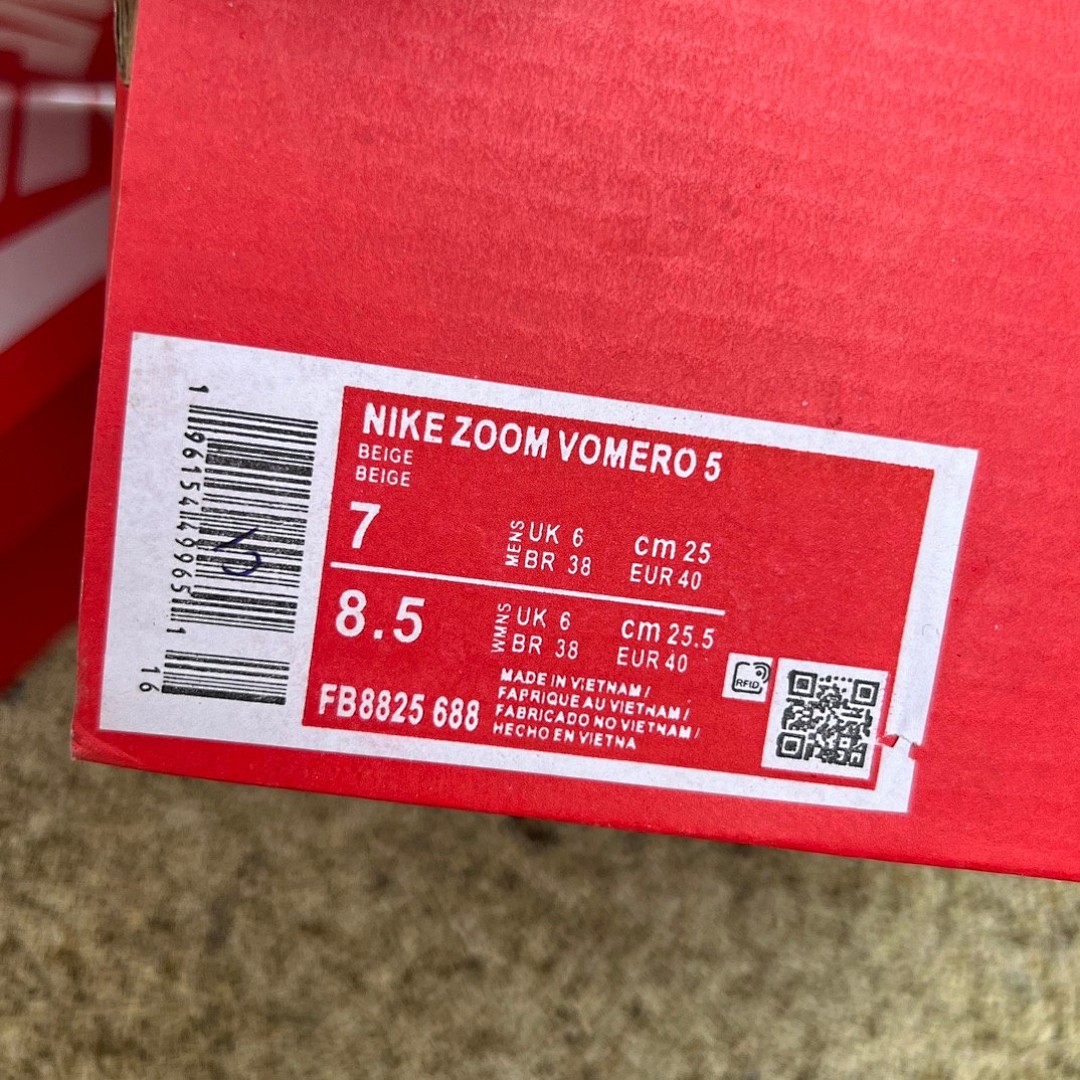 耐克王 Vomero 5米白 Nike Zoom Vomero 5 复古运动跑步鞋 FD0533-010