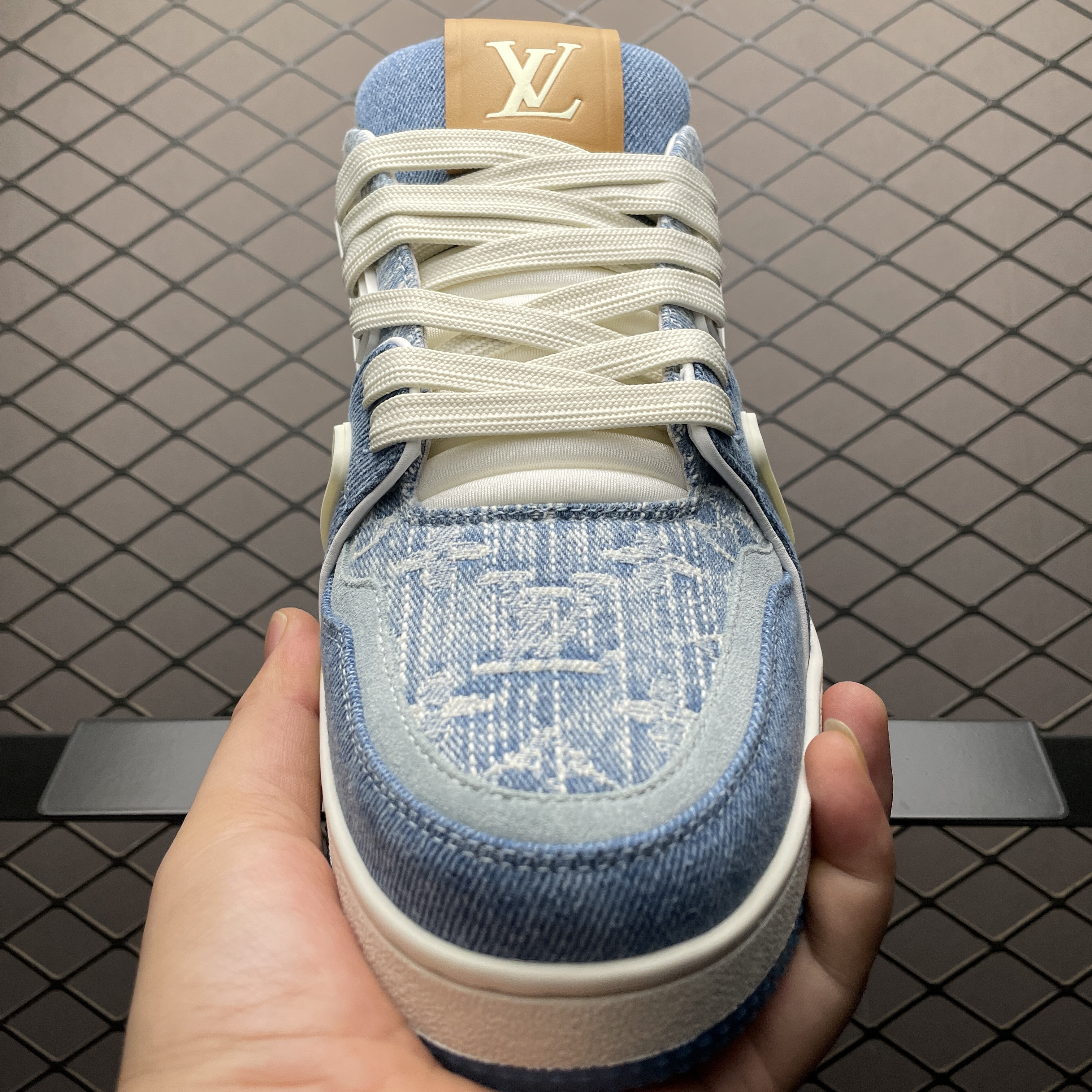 L X V TRAINER Sneakers detail 9