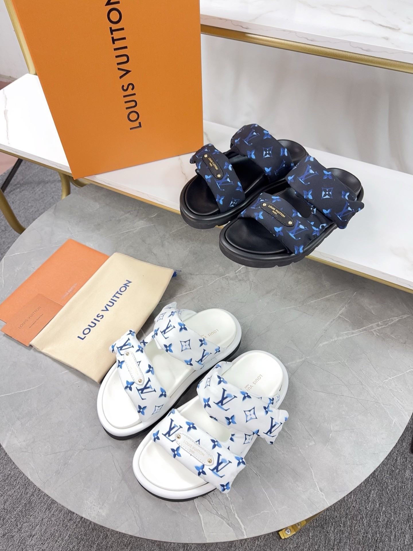 L X V SLIPPERS（Multiple colors）