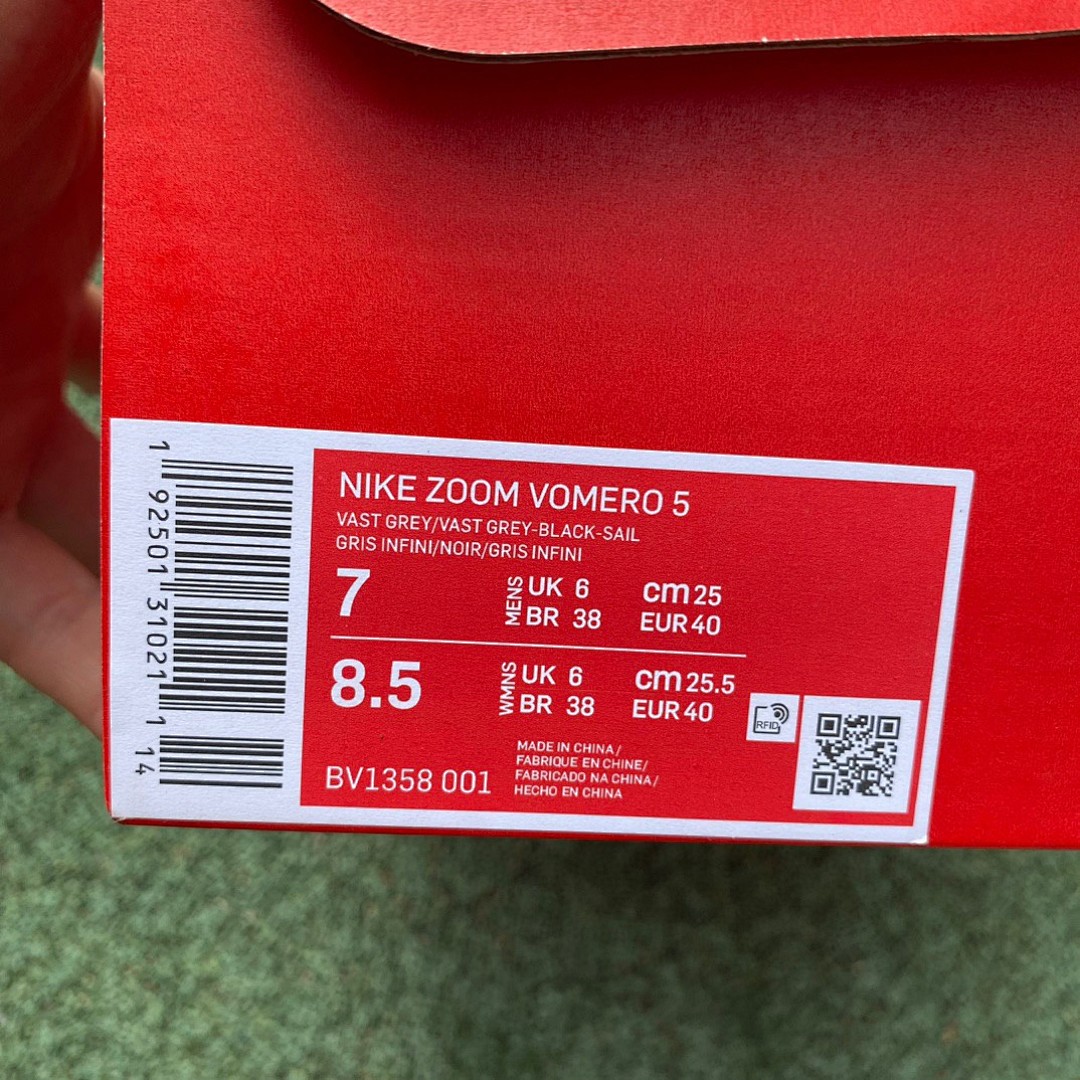 Zoom Vomero 5白灰 Nike Air Zoom Vomero 5防滑耐磨女款 低帮跑步鞋 bv1358-001