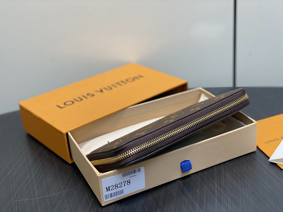 L X V Wallets(Multiple colors) detail 13