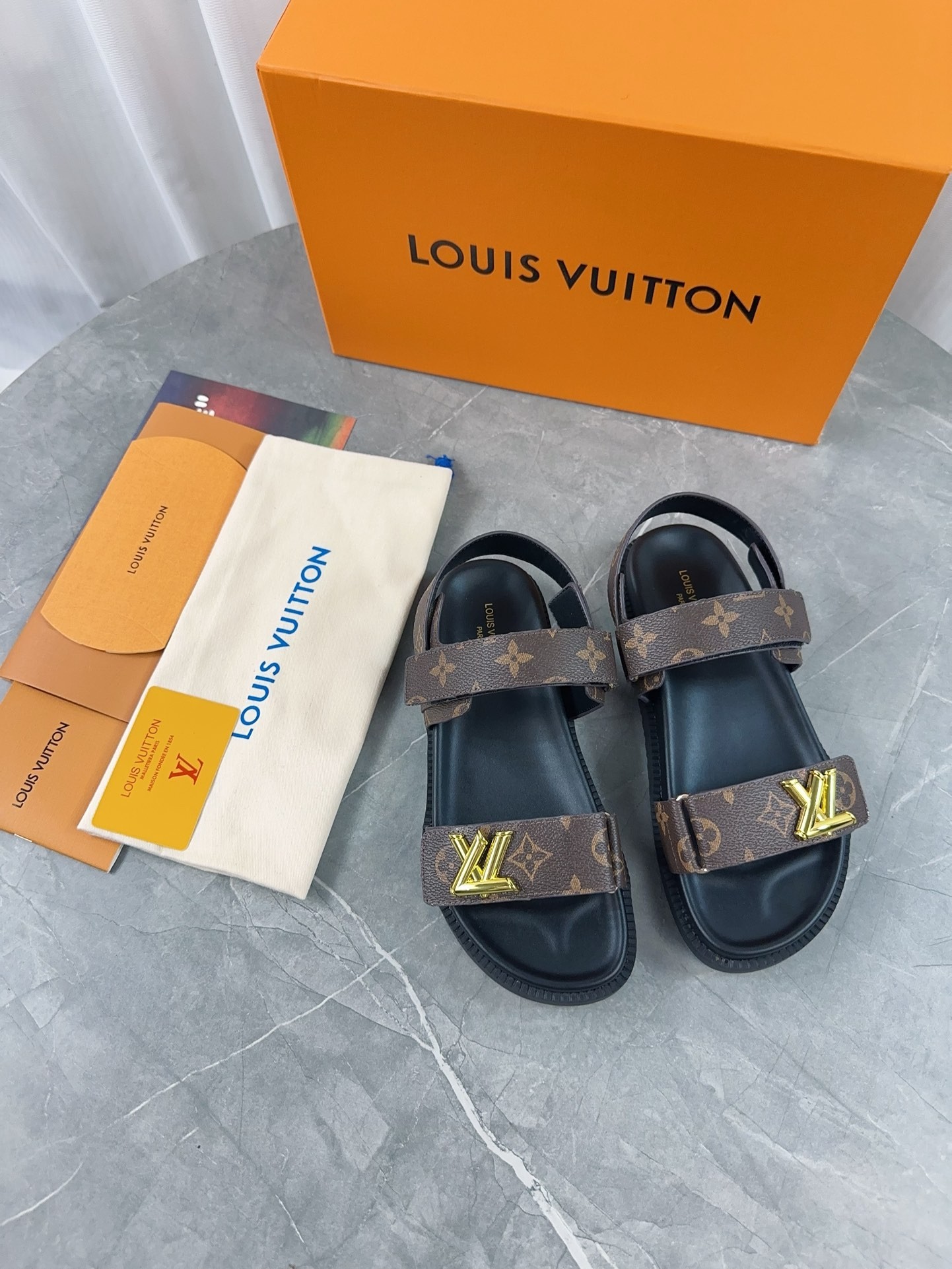 L X V SLIPPERS(Multiple colors) detail 12