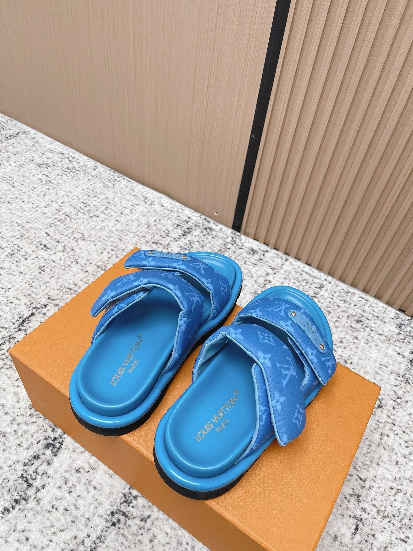 L X V SLIPPERS detail 4