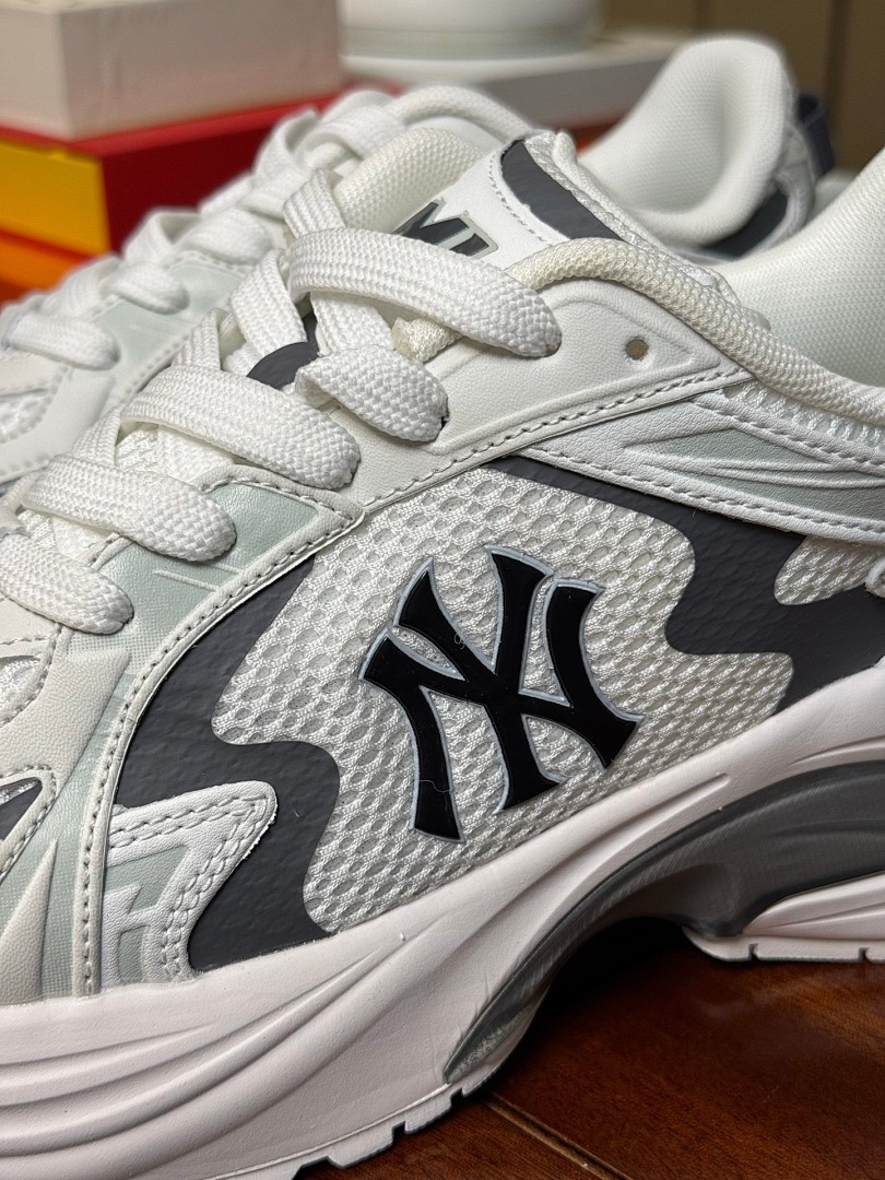 MLB白灰 New York Yankees Curve Runner 跑步鞋 先锋白 3ARNSPL4N （GP011）