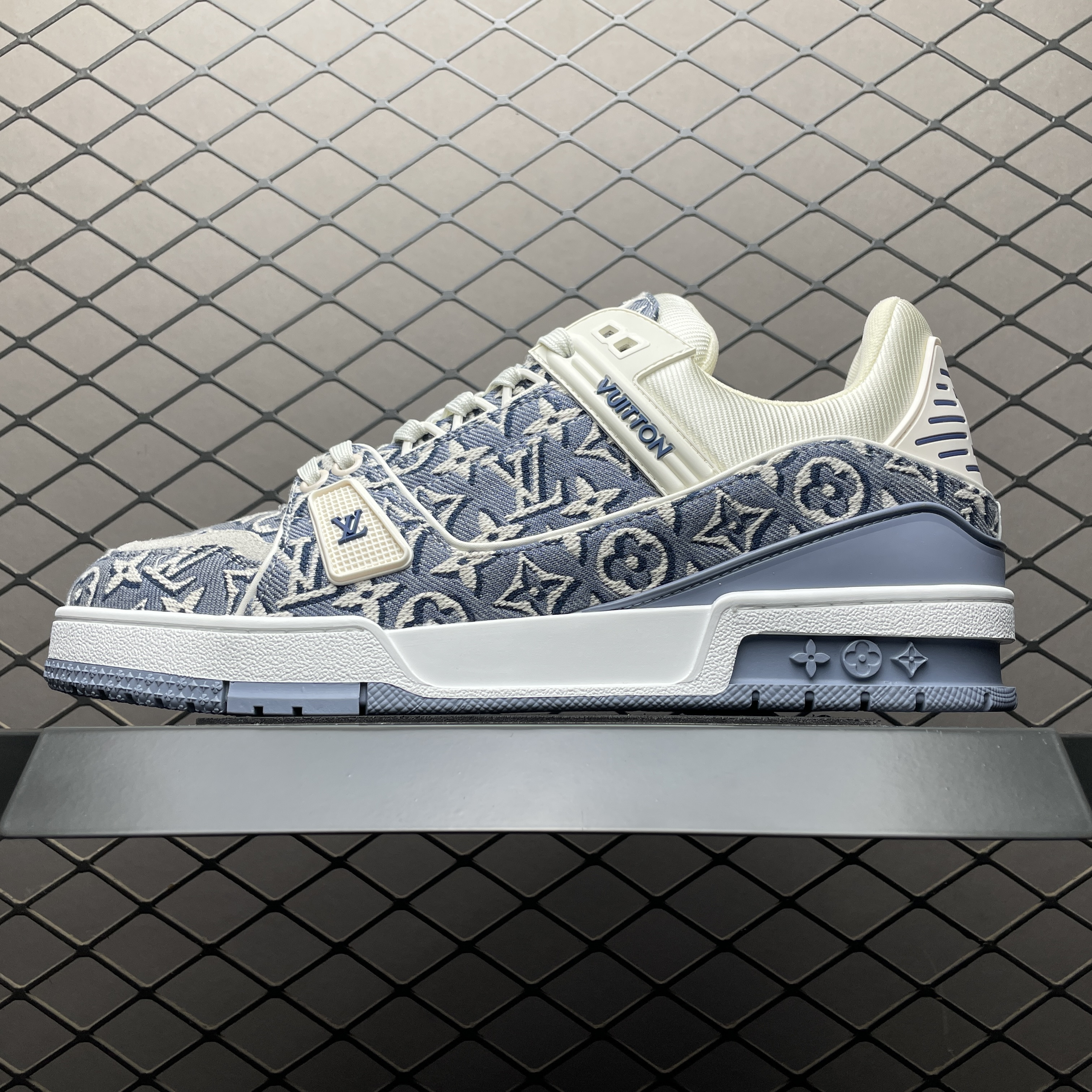 L X V TRAINER Sneakers