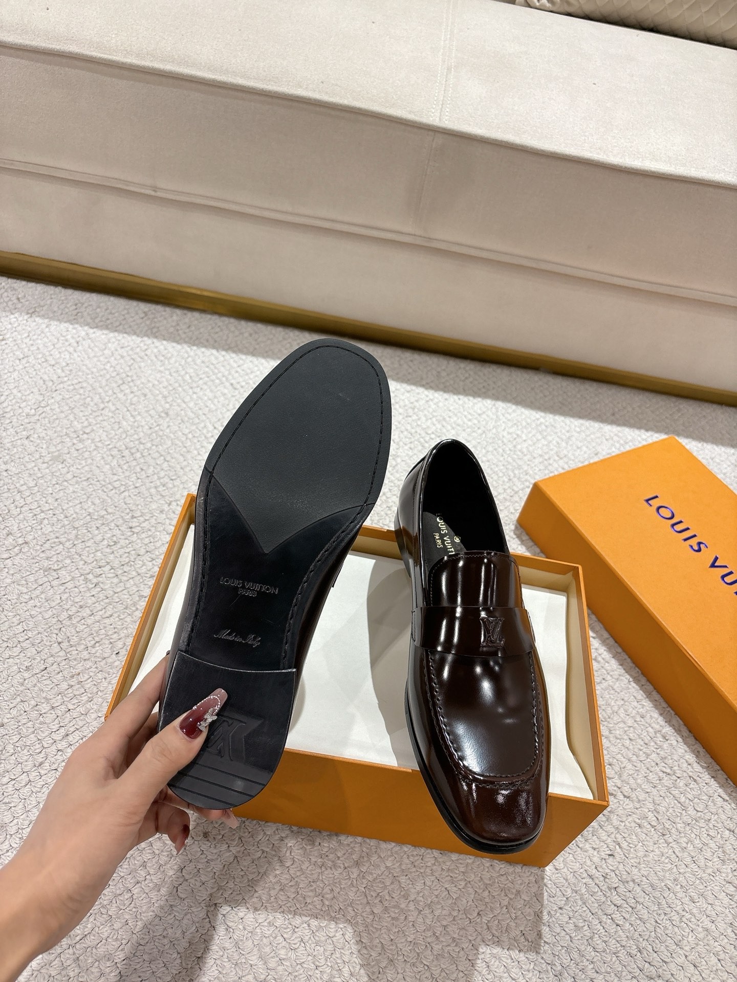 L X V Leather shoes detail 5