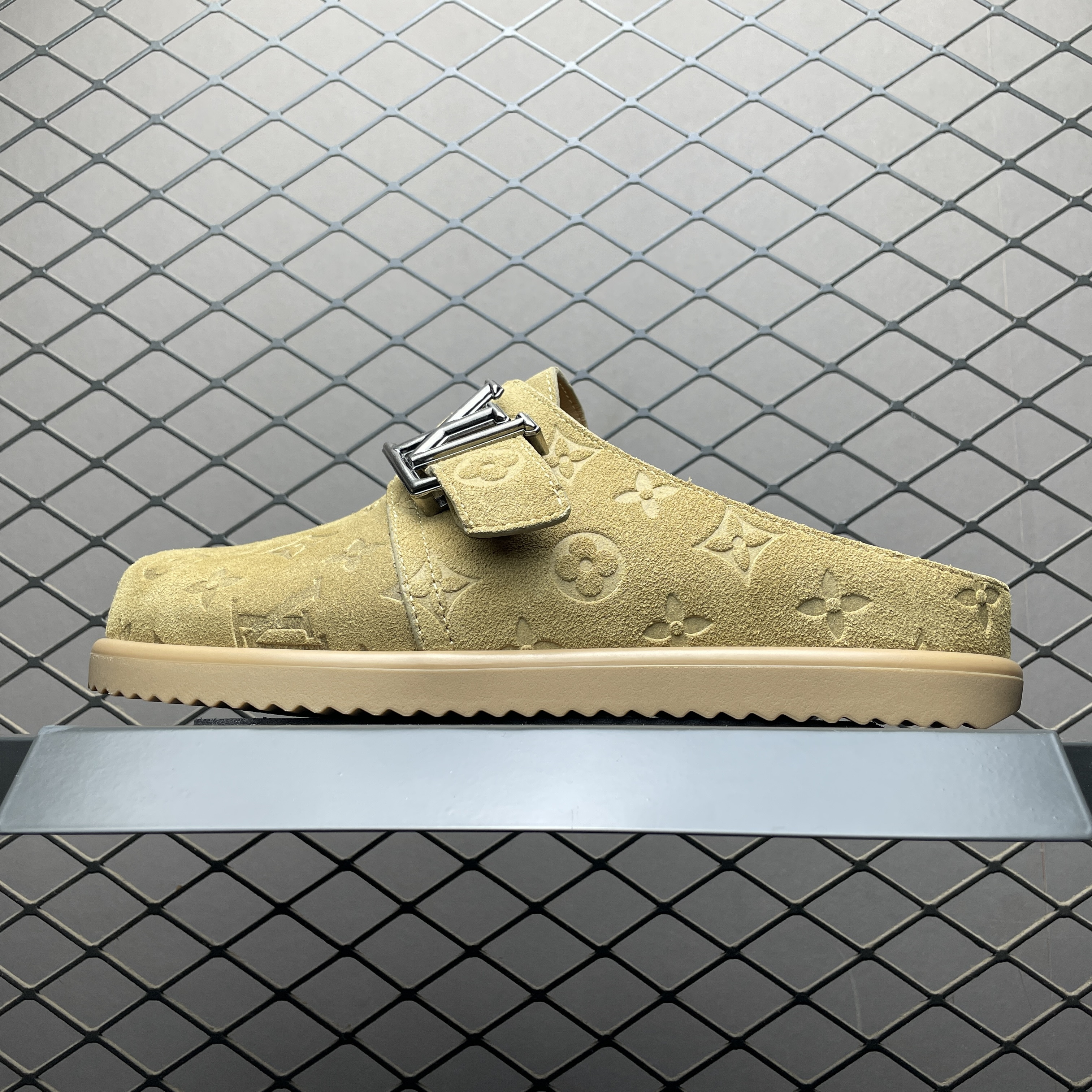 L X V Easy slippers(Multiple colors) detail 10