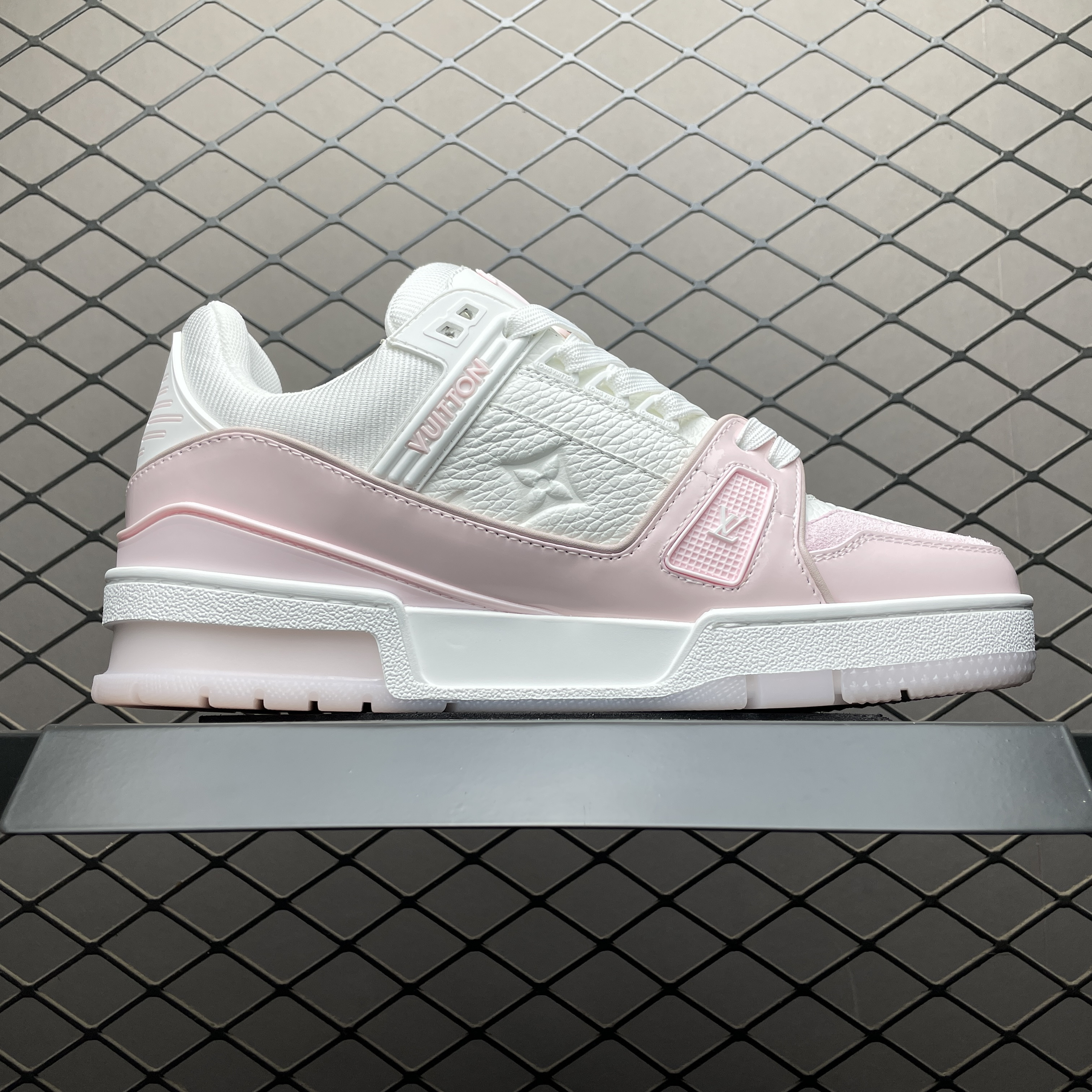 L X V TRAINER Sneaker detail 3