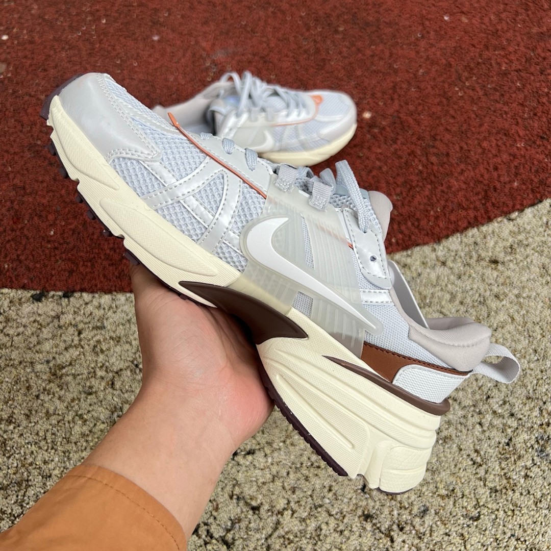 Nike v2k米灰棕 Nike耐克 V2K RUN舒适运动休闲老爹鞋 FD0736-202