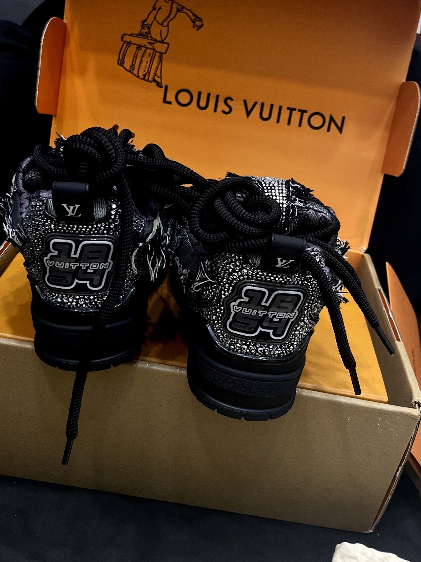 L X V SKATE sneakers detail 6