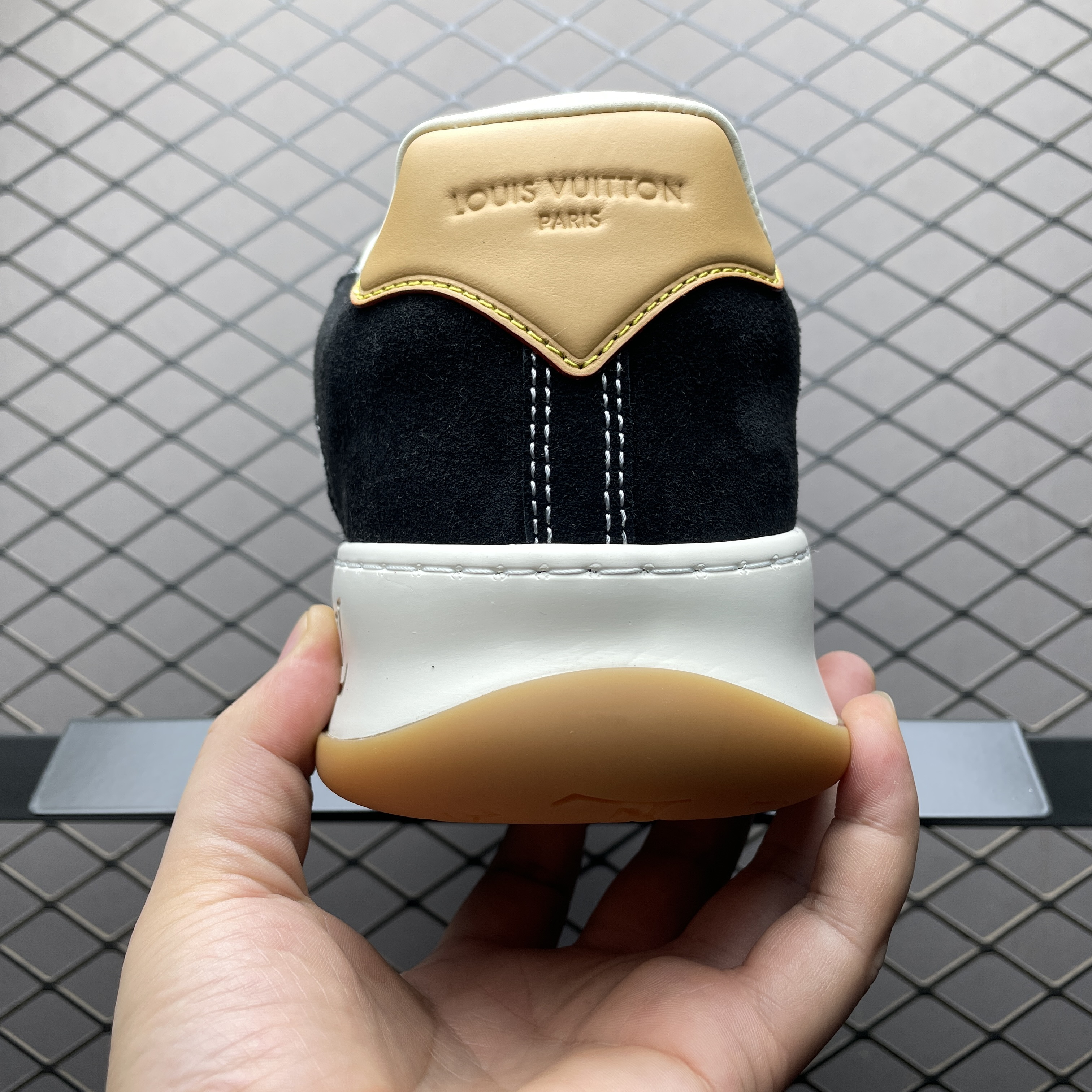 L X V Casual shoes detail 2