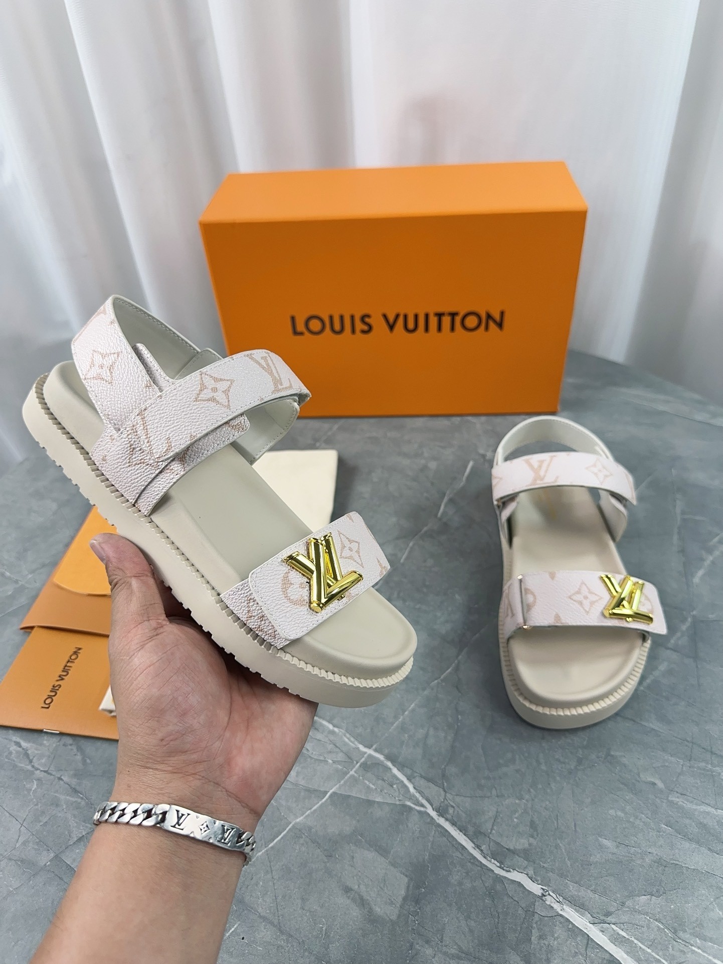 L X V SLIPPERS(Multiple colors) detail 6