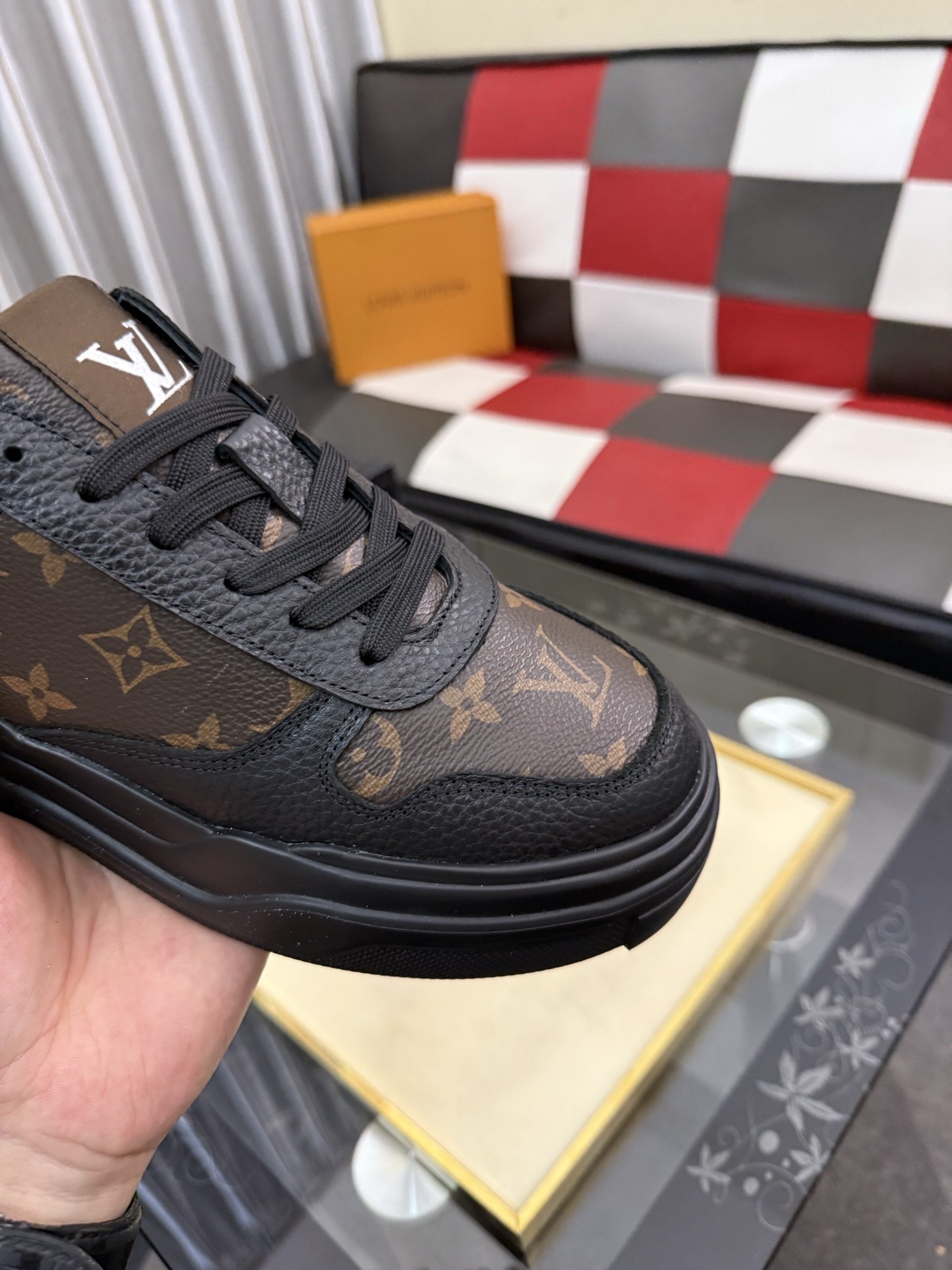 L X V Sneakers detail 6