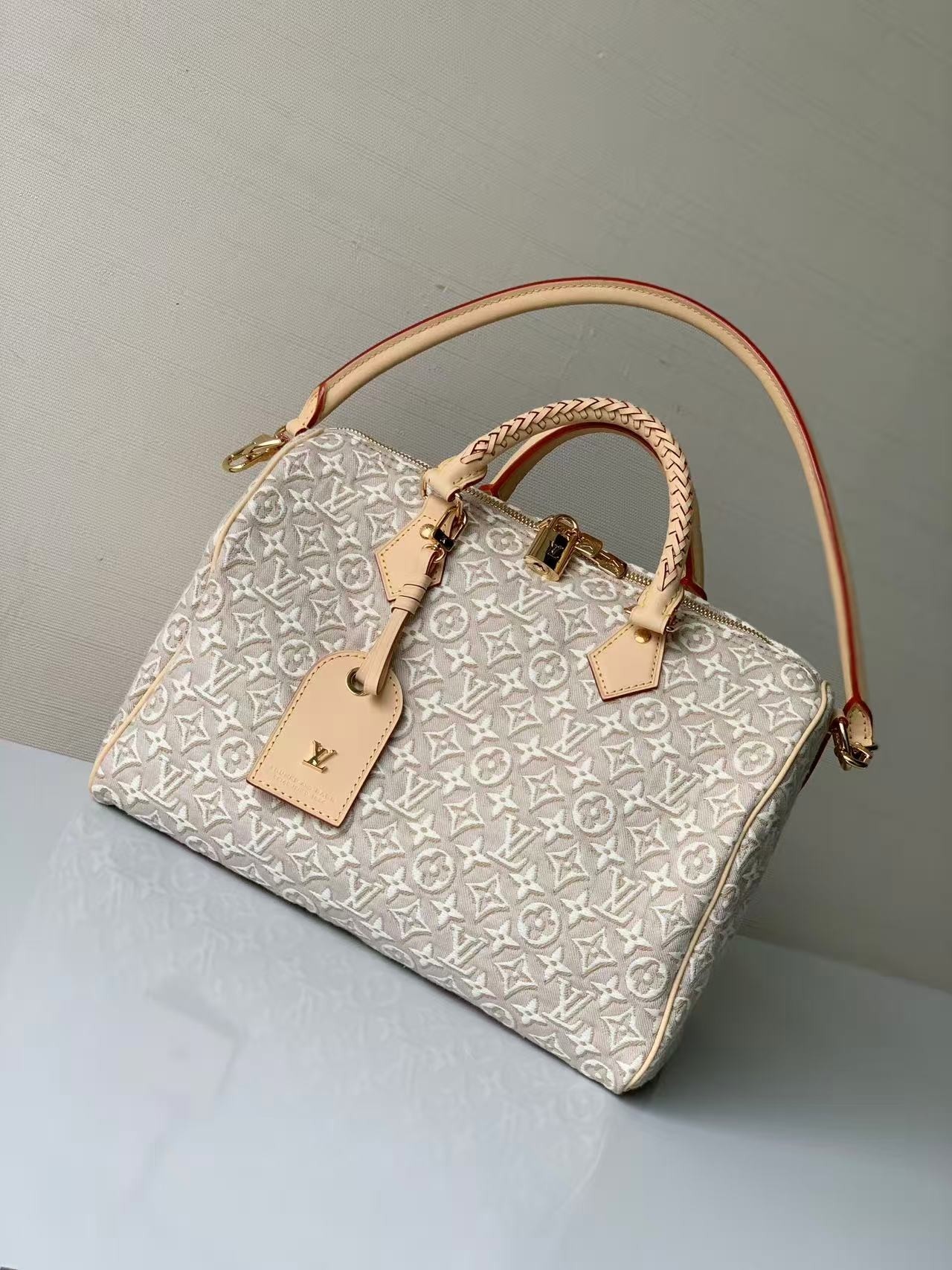 L X V Speedy soft 30 M28479 21x17x30cm