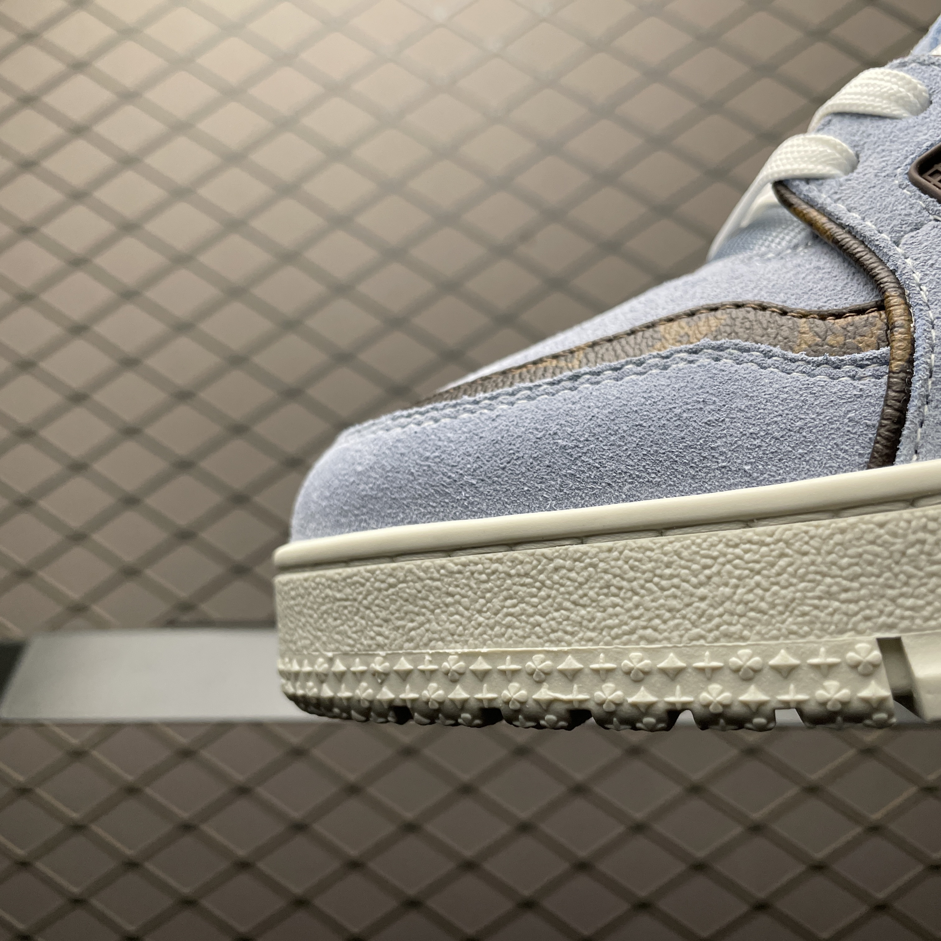 L X V TRAINER SNEAKERS detail 6