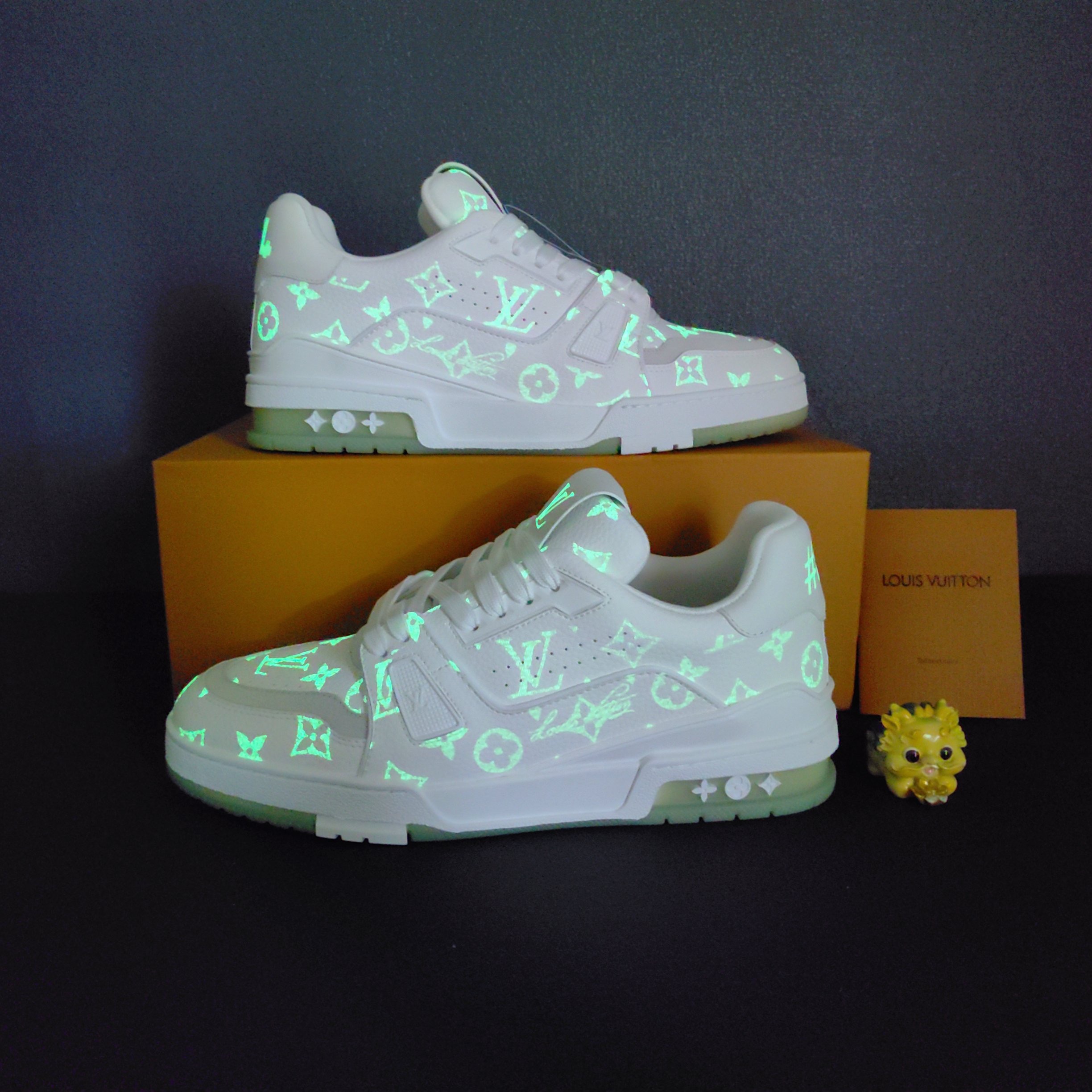 L X V TRAINER (Glow-in-the-dark effect)Sneaker 26SS detail 3