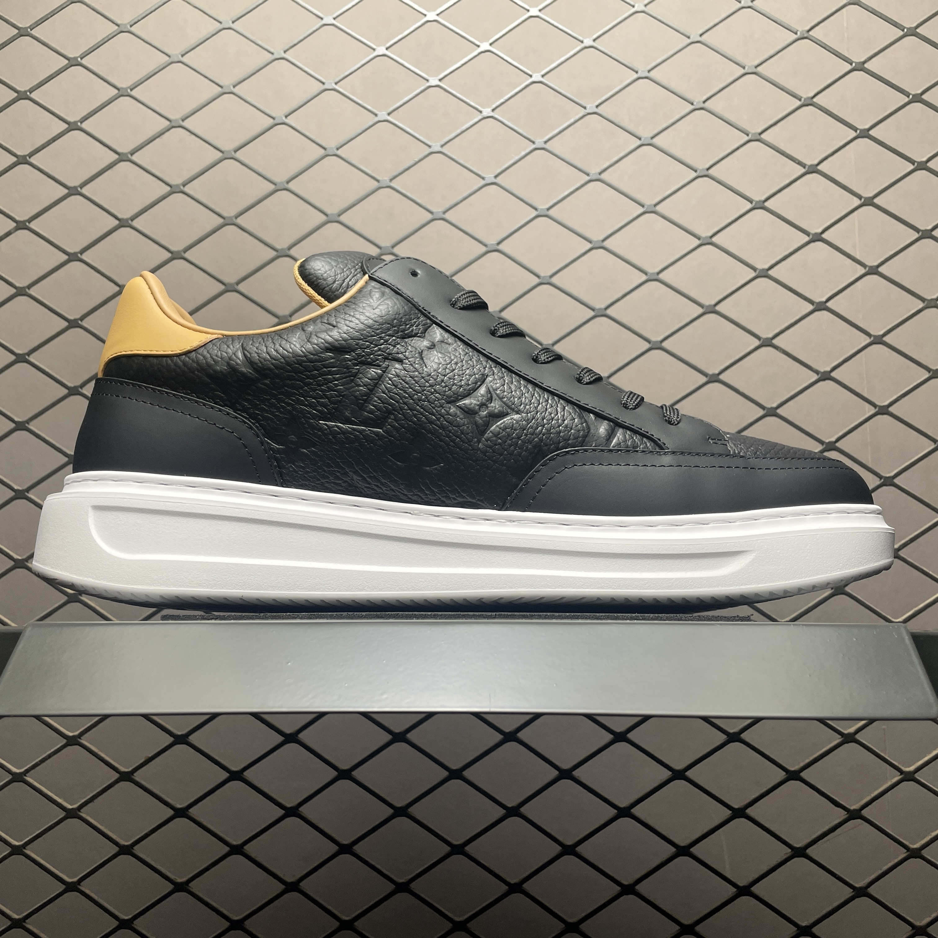L X V Beverly Hills SNEAKERS detail 3