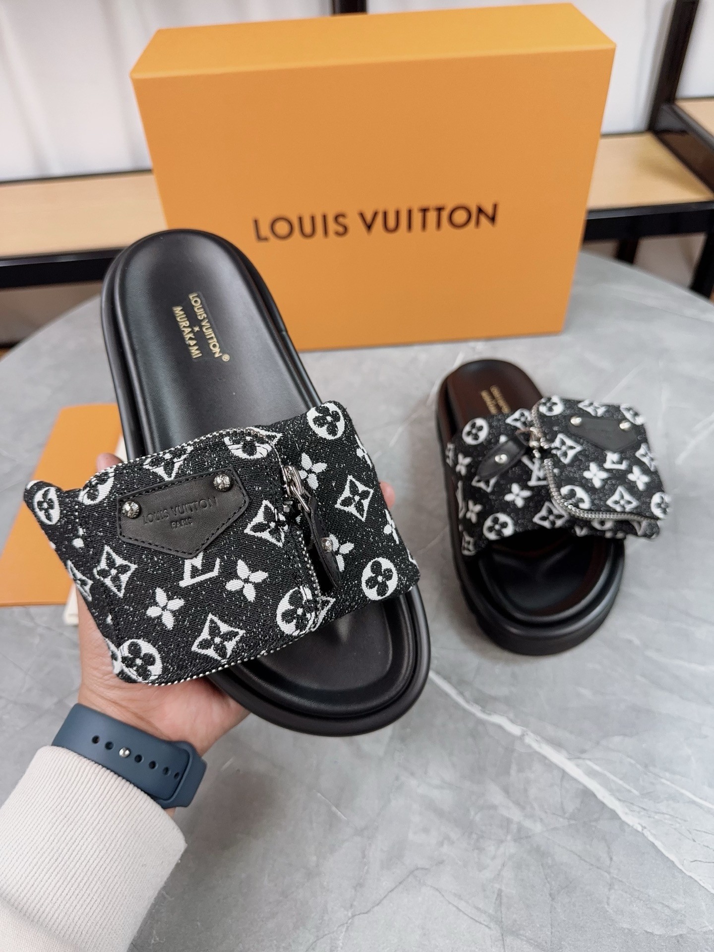 L X V SLIPPERS(Multiple colors) detail 5