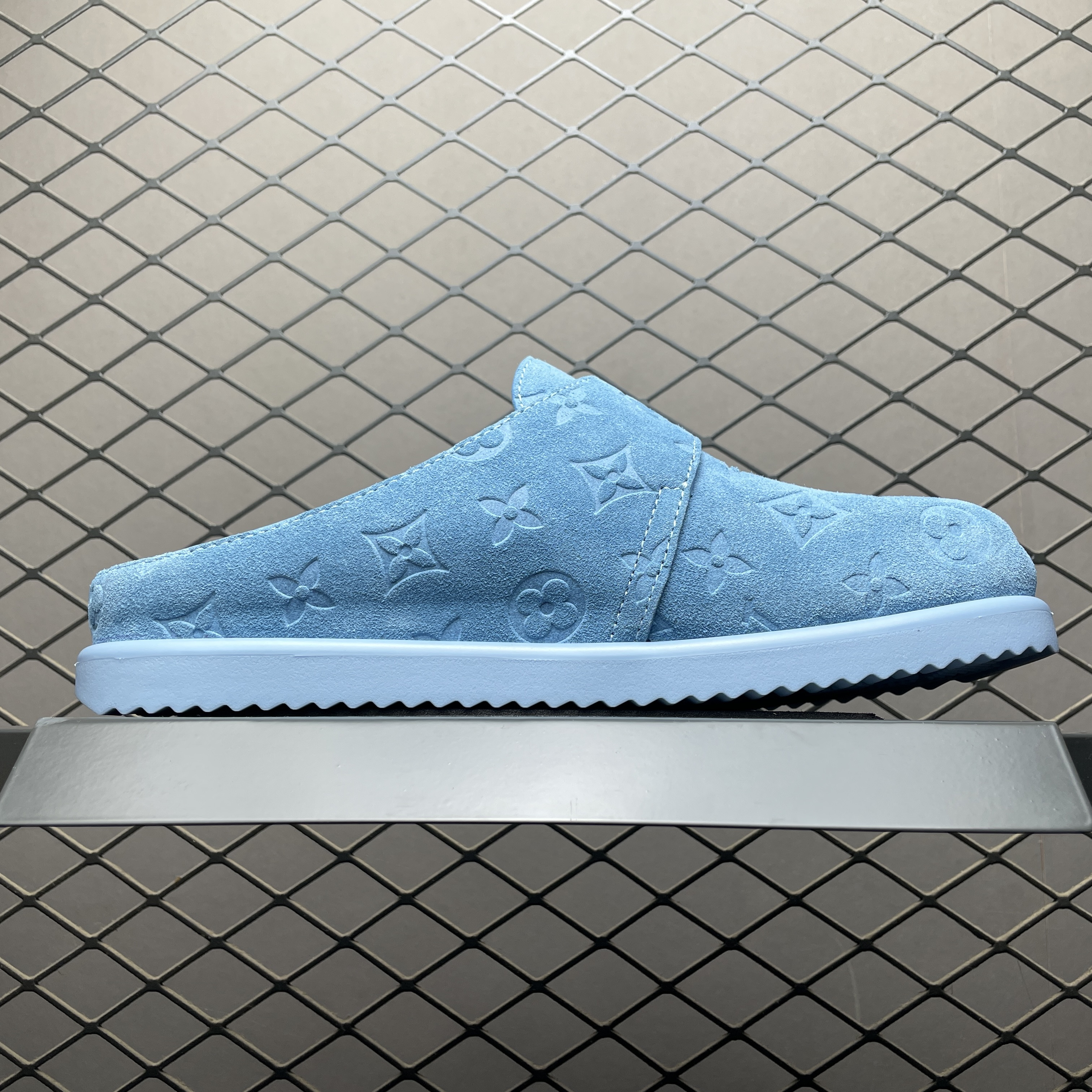 L X V Easy slippers(Multiple colors) detail 4
