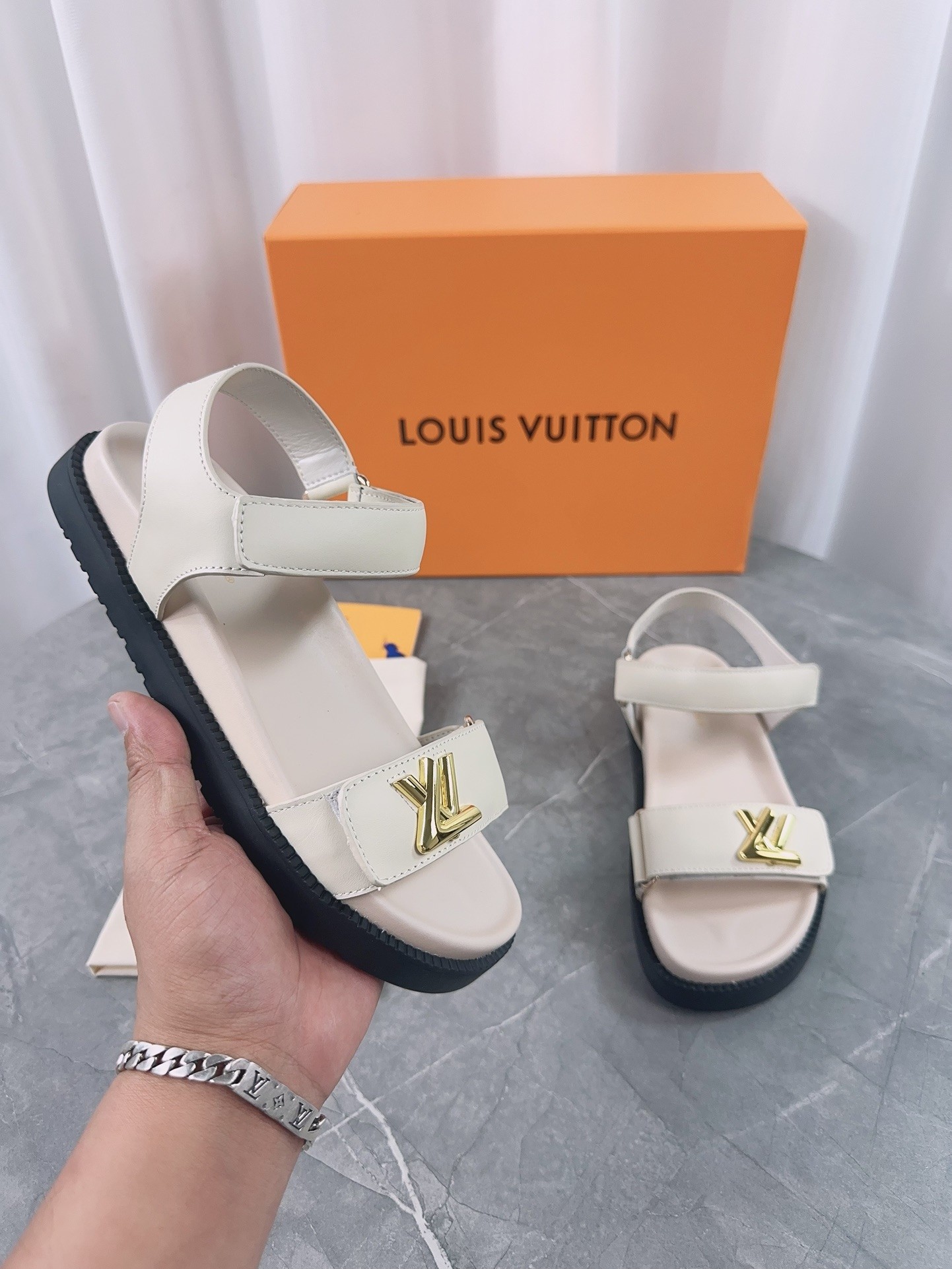 L X V SLIPPERS(Multiple colors) detail 14
