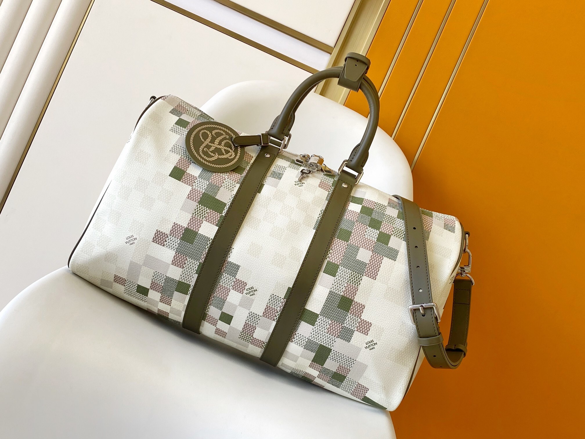 L X V Keepall Bandouli&egrave;re 45 Size：45x27x20cm