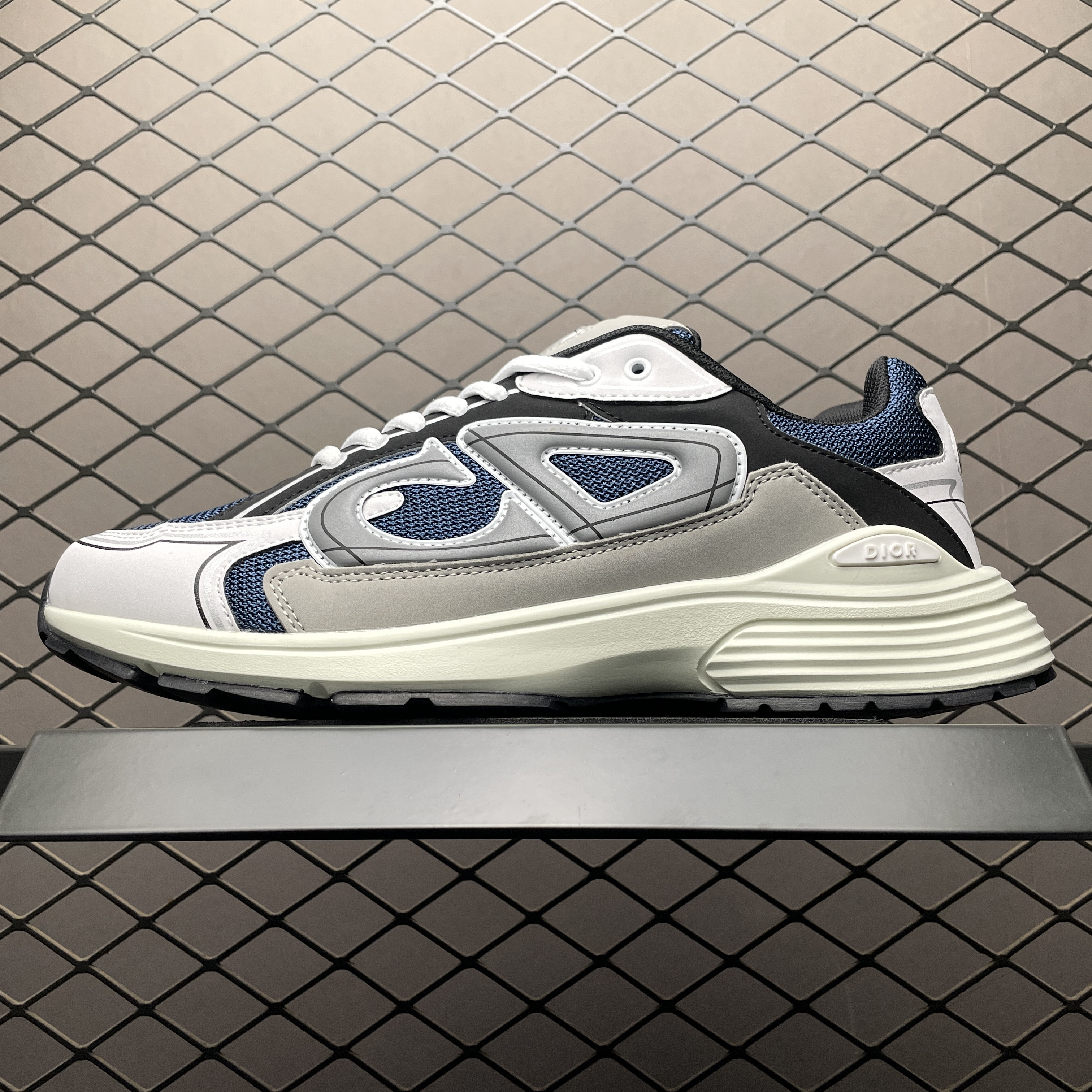 DR b30 sneaker