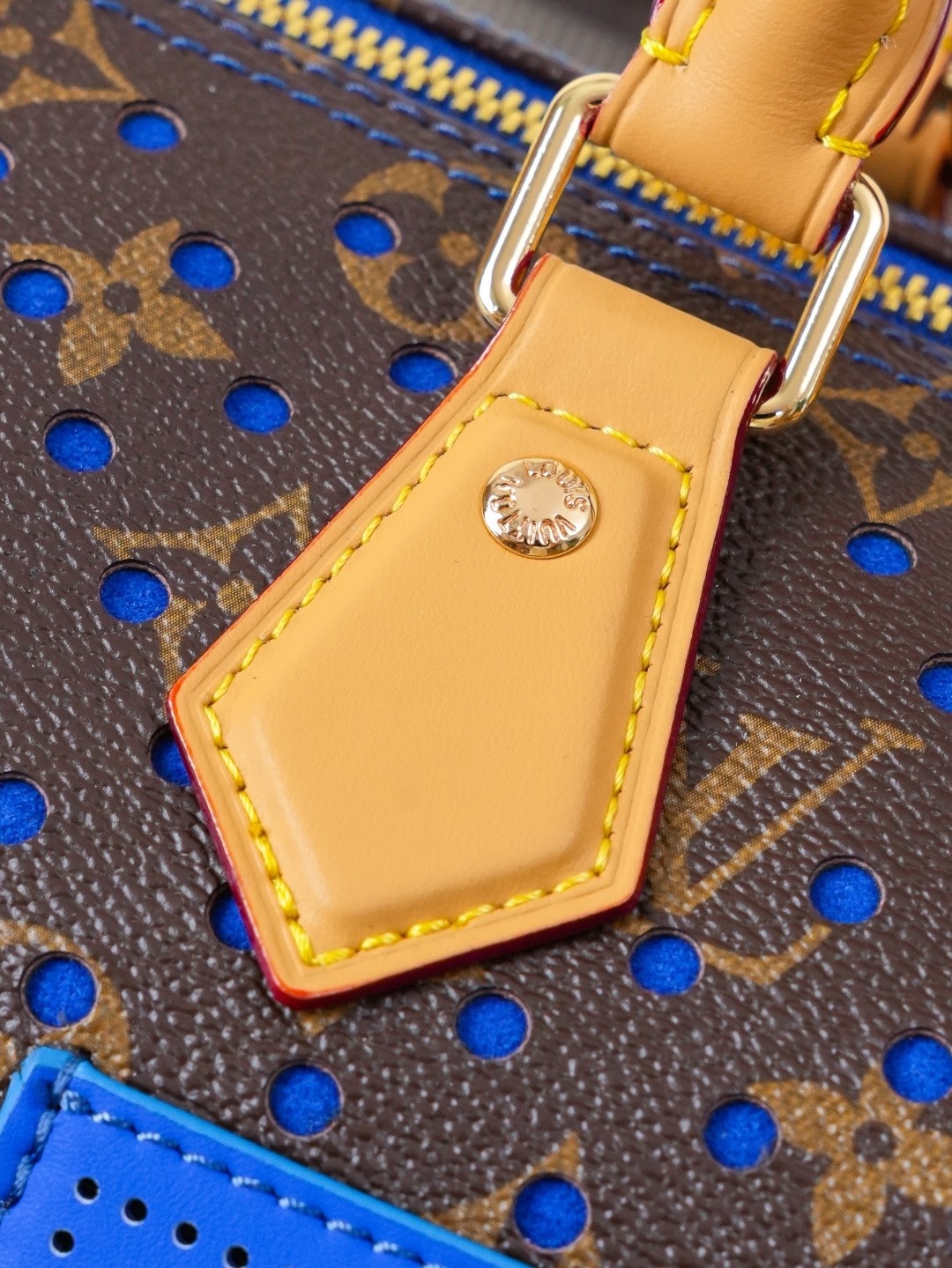 L X V Speedy soft 30 M29143 21x17x30cm detail 6