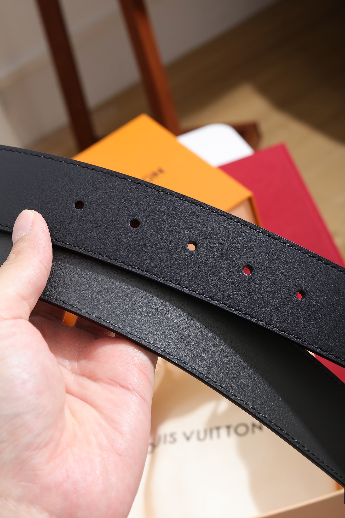 L X V Belt detail 7
