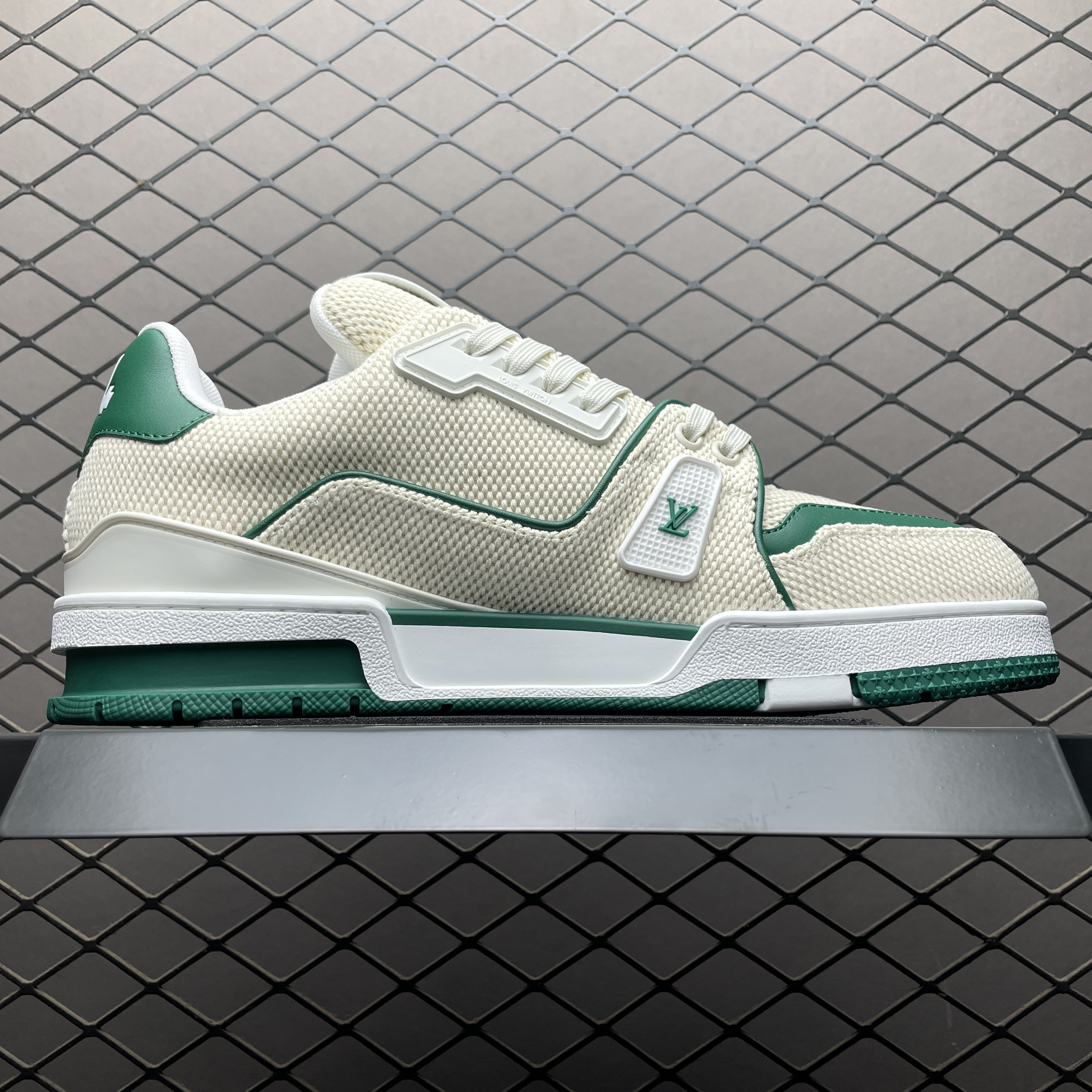 L X V TRAINER Sneakers detail 3