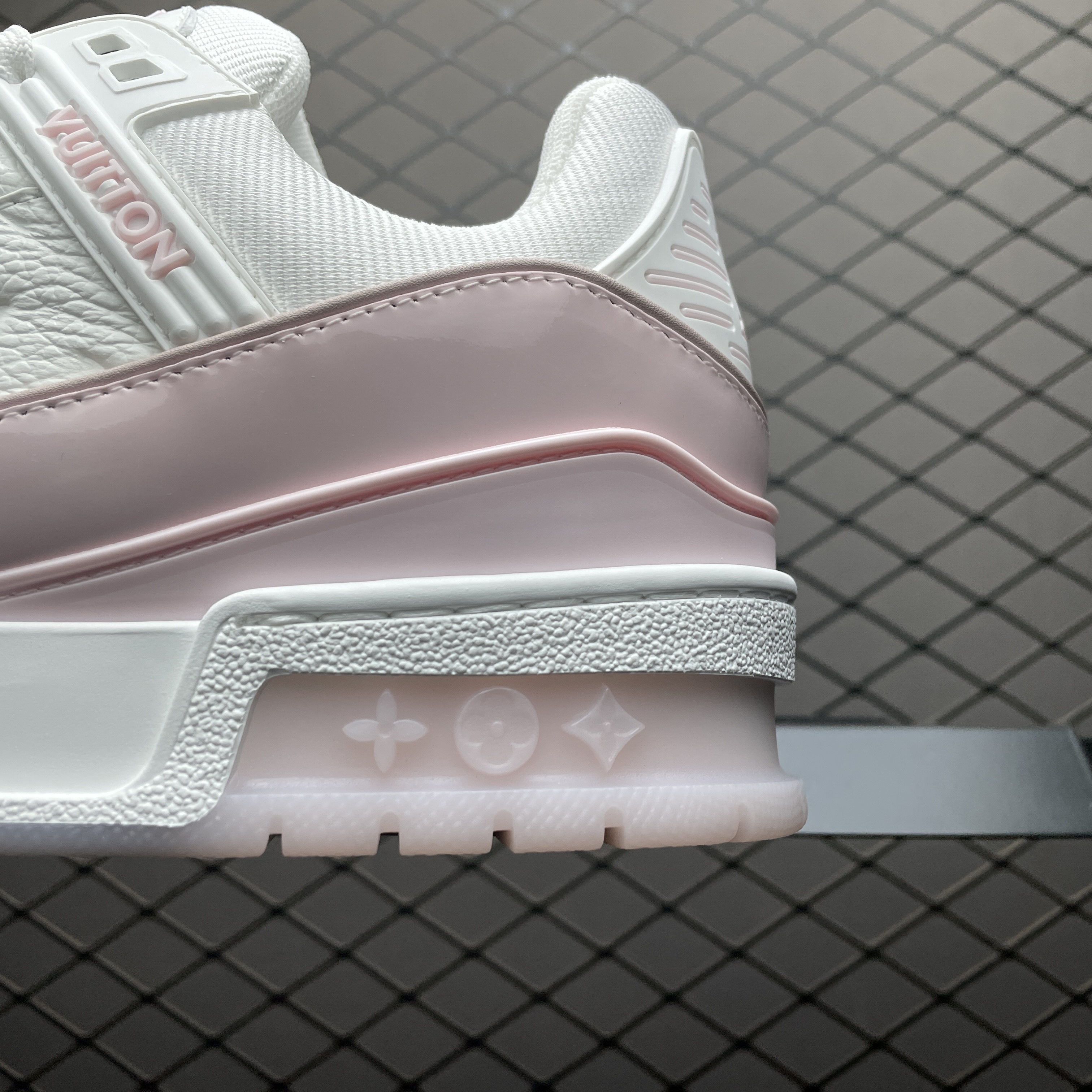 L X V TRAINER Sneaker detail 4