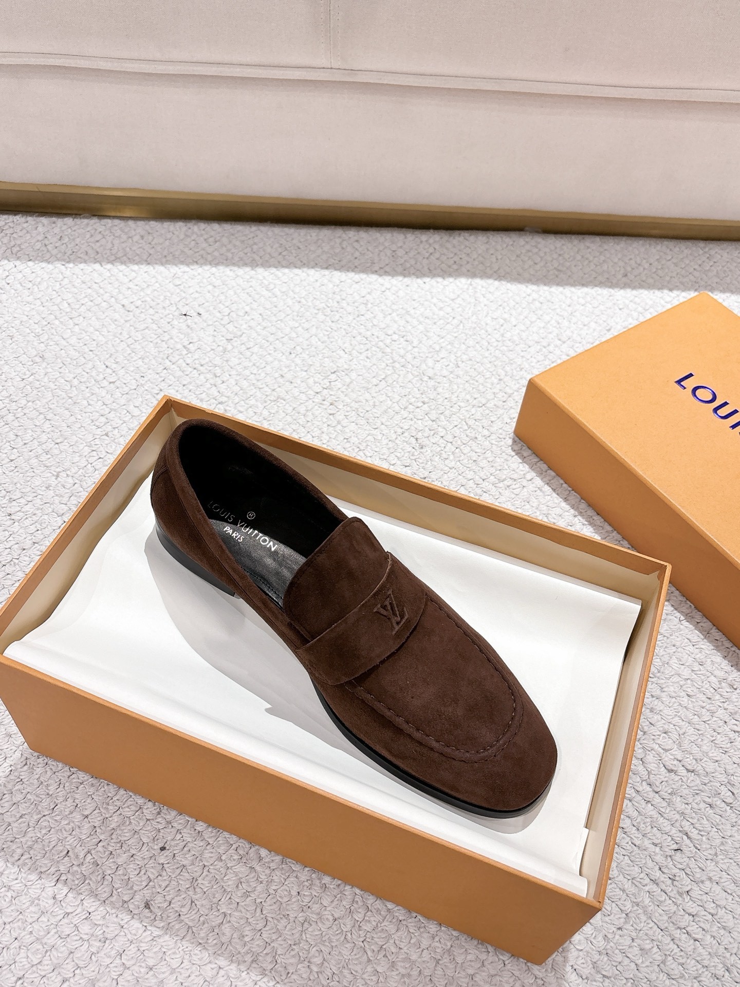 L X V Leather shoes detail 6