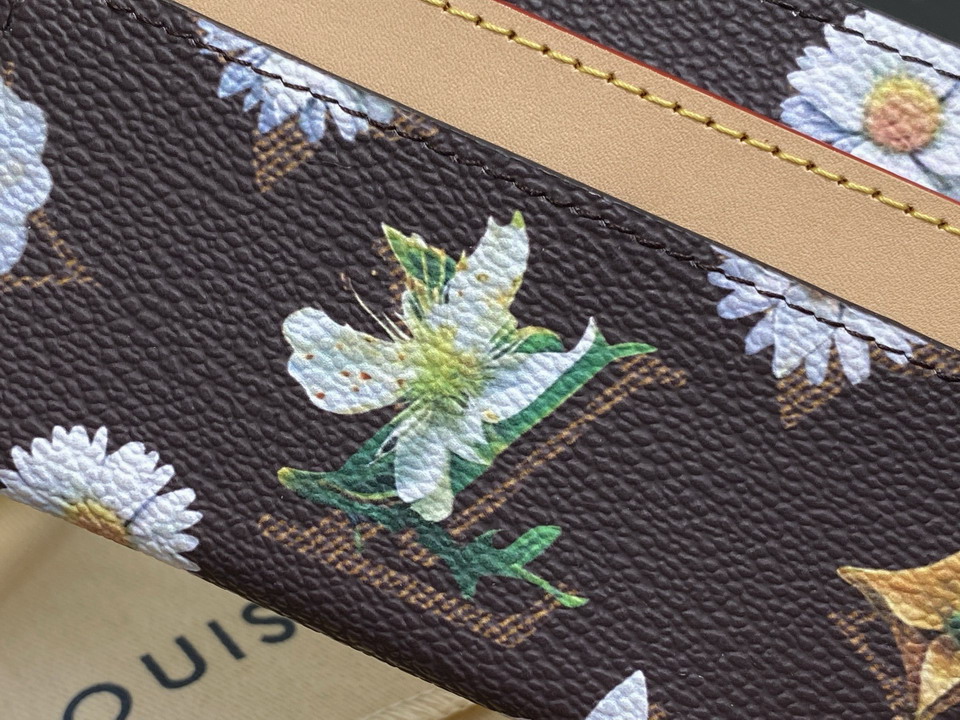 L X V Wallets(Multiple sizes) detail 6