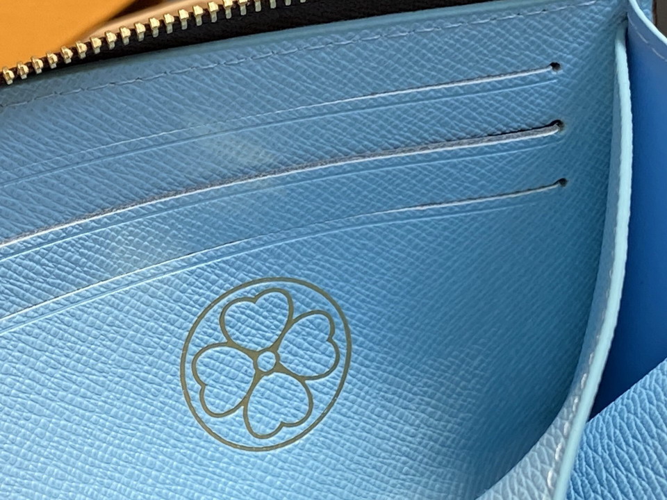 L X V Wallets(Multiple colors) detail 9