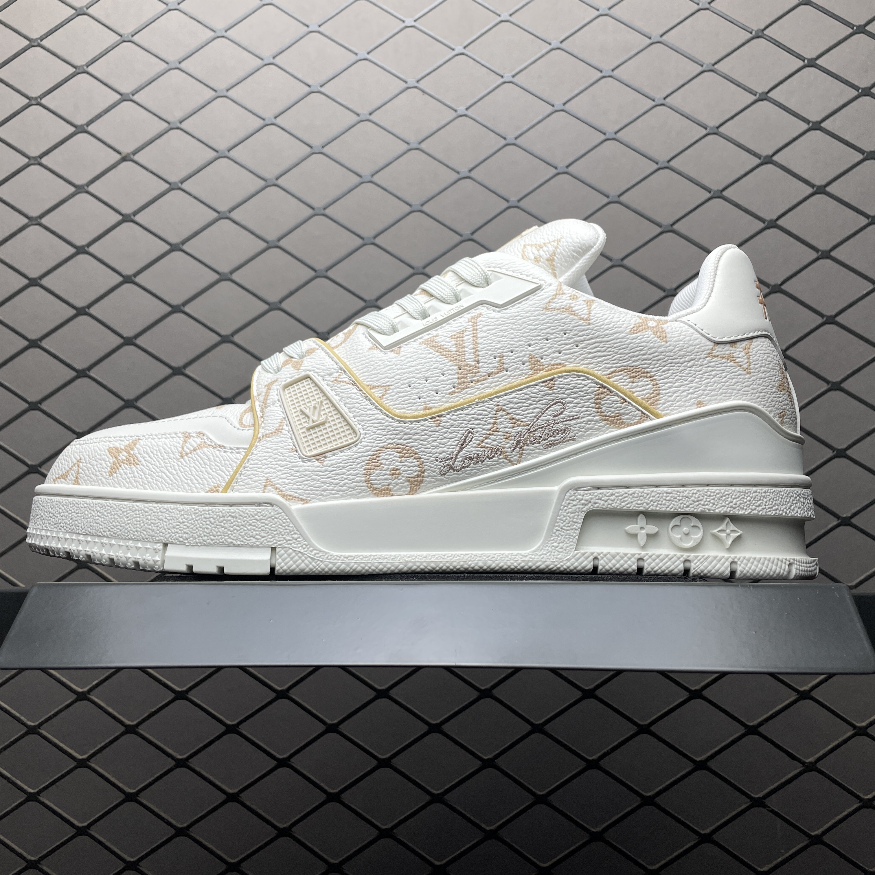 L X V TRAINER SNEAKERS