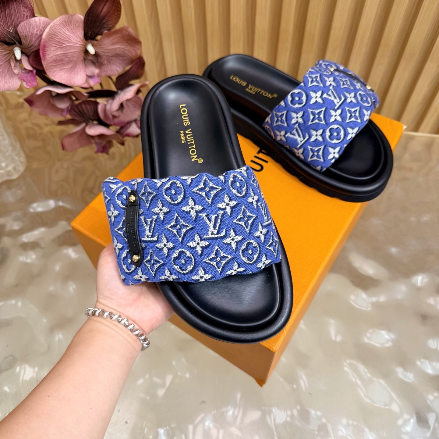 L X V SLIPPERS detail 5